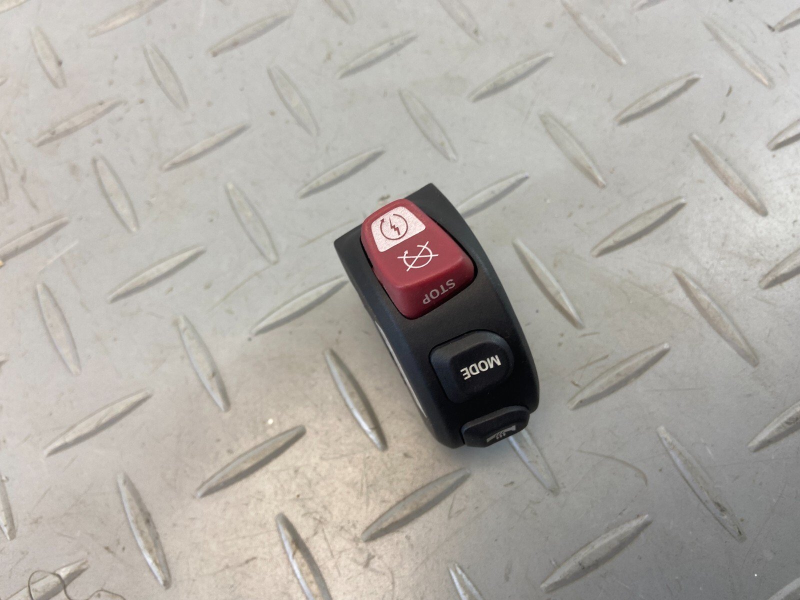 BMW F900XR F850GS K84 2020 RIGHT HANDLEBAR CONTROL SWITCH KILL SWITCH 8394246 - Image 2