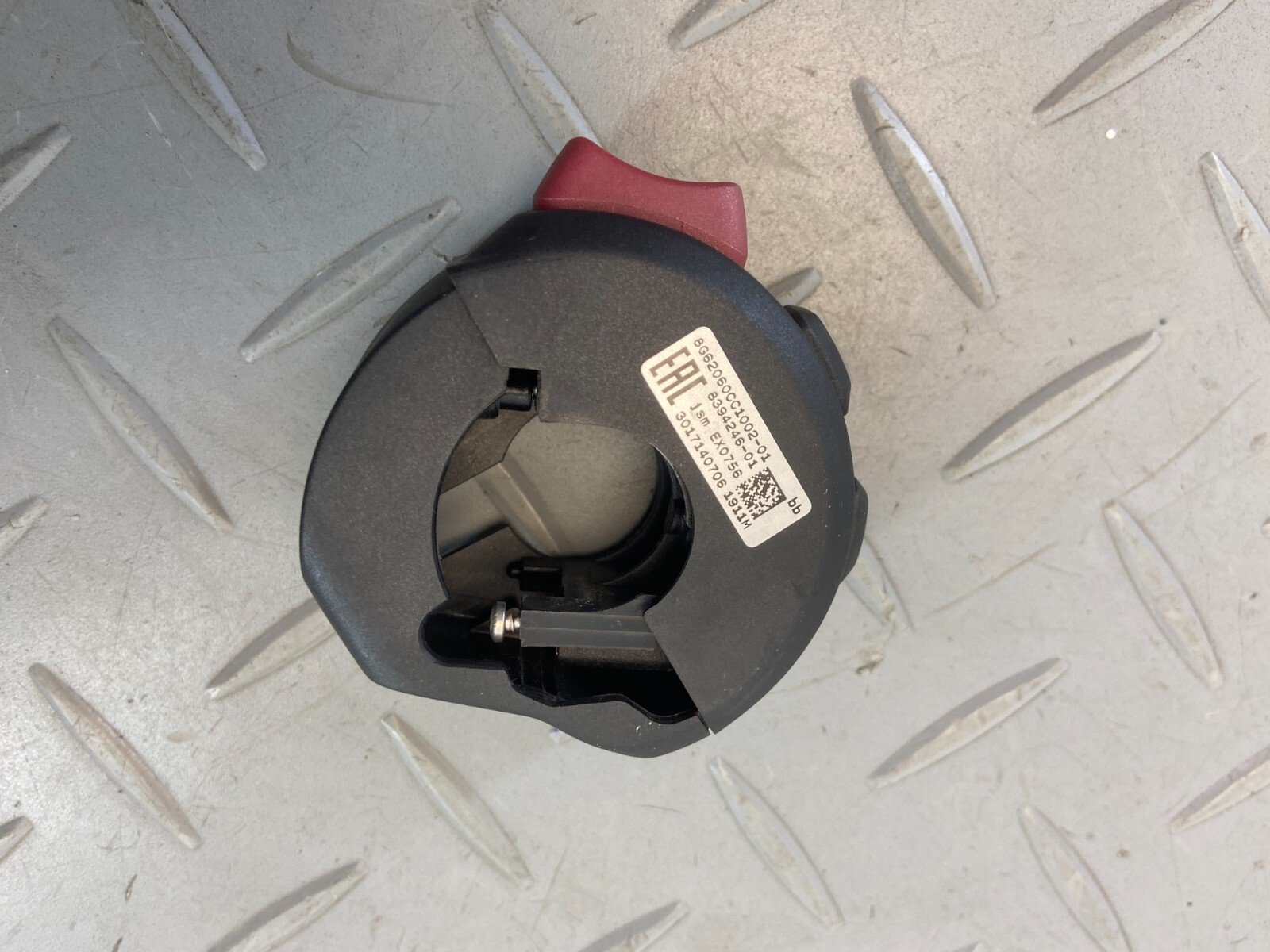 BMW F900XR F850GS K84 2020 RIGHT HANDLEBAR CONTROL SWITCH KILL SWITCH 8394246 - Image 4