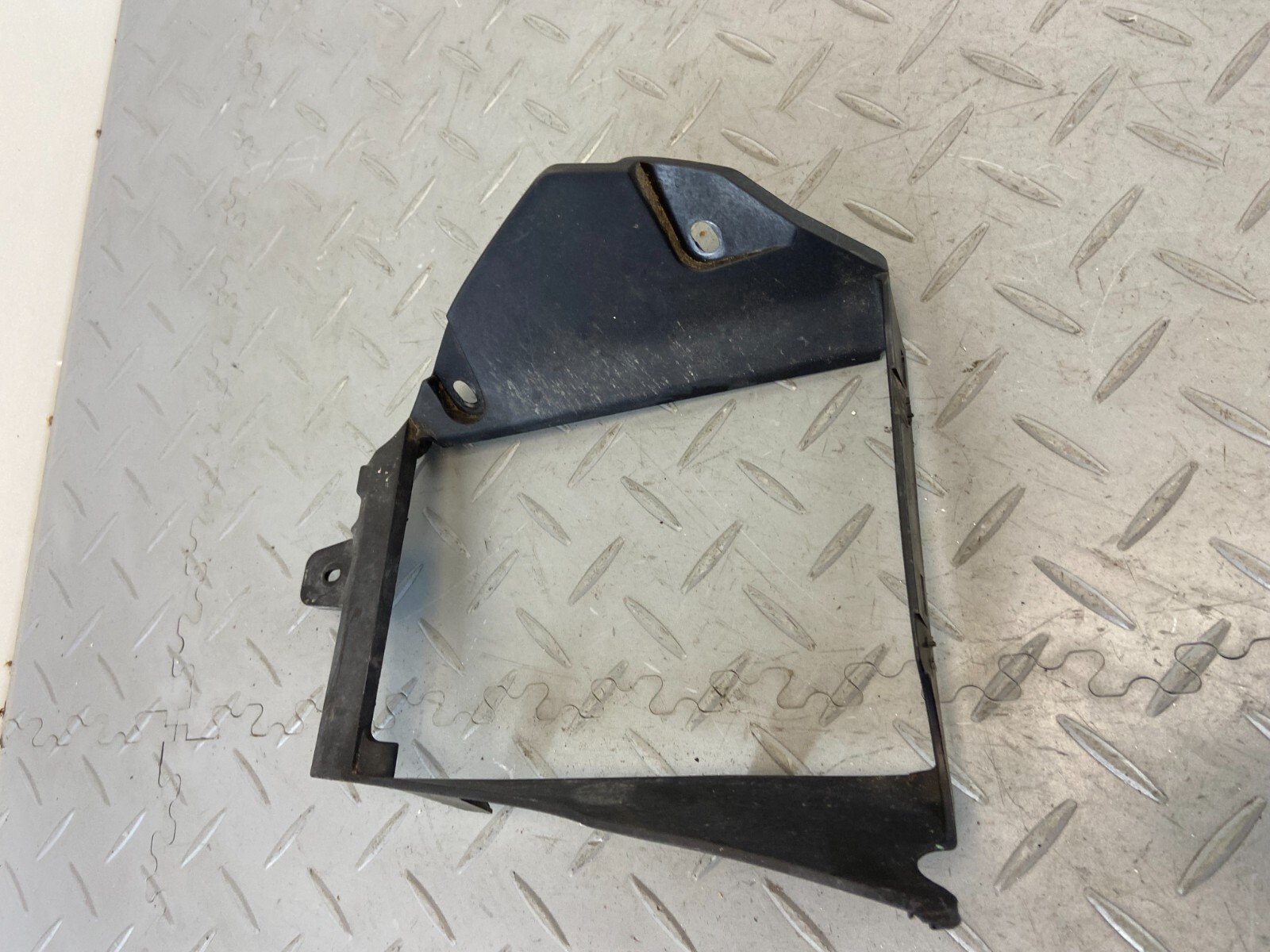 BMW R1200GS R1250GS GSA K51 2021 RADIATOR AIR DUCT INTAKE 8560318 - Image 2