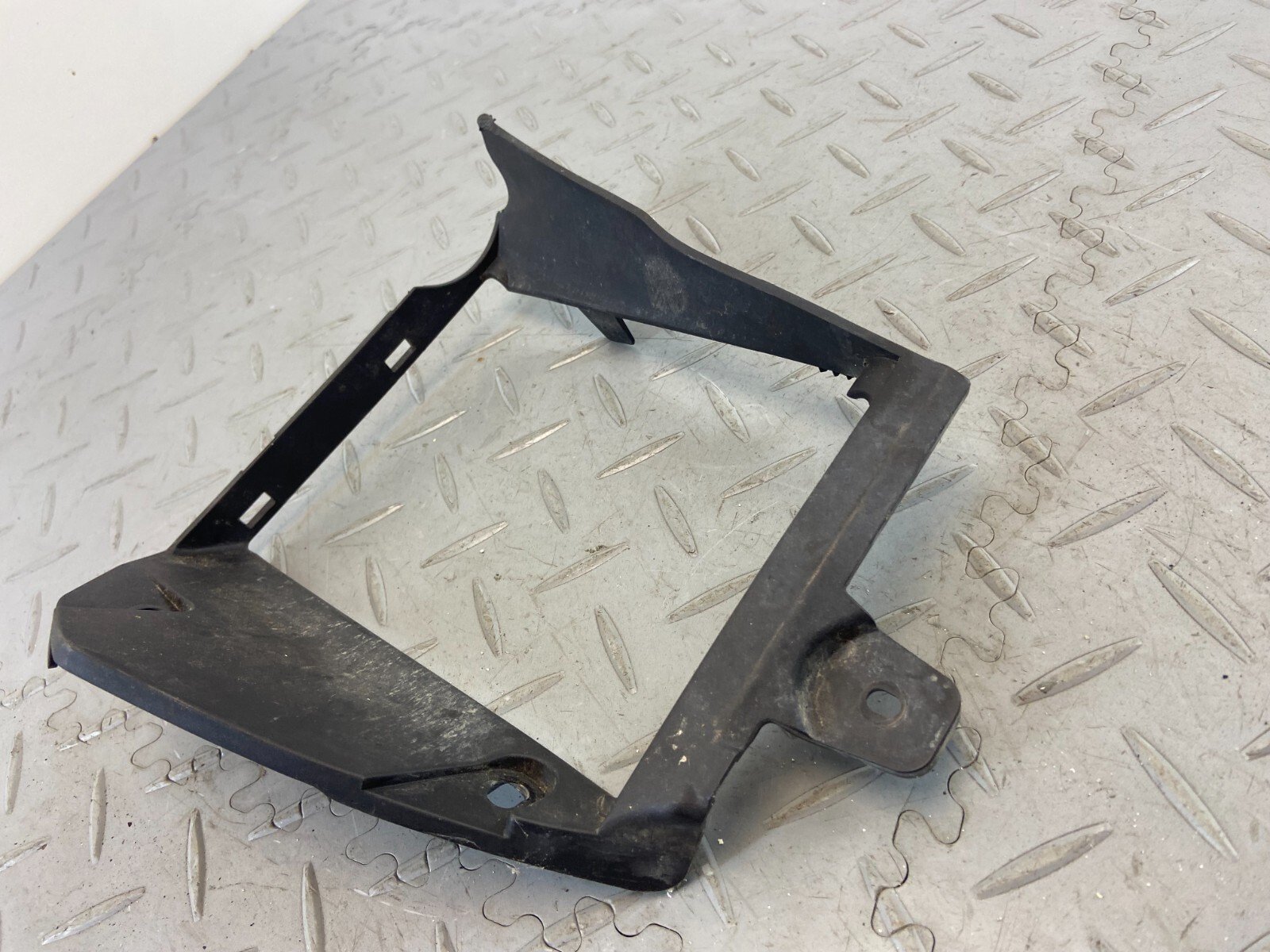 BMW R1200GS R1250GS GSA K51 2021 RADIATOR AIR DUCT INTAKE 8560318 - Image 3