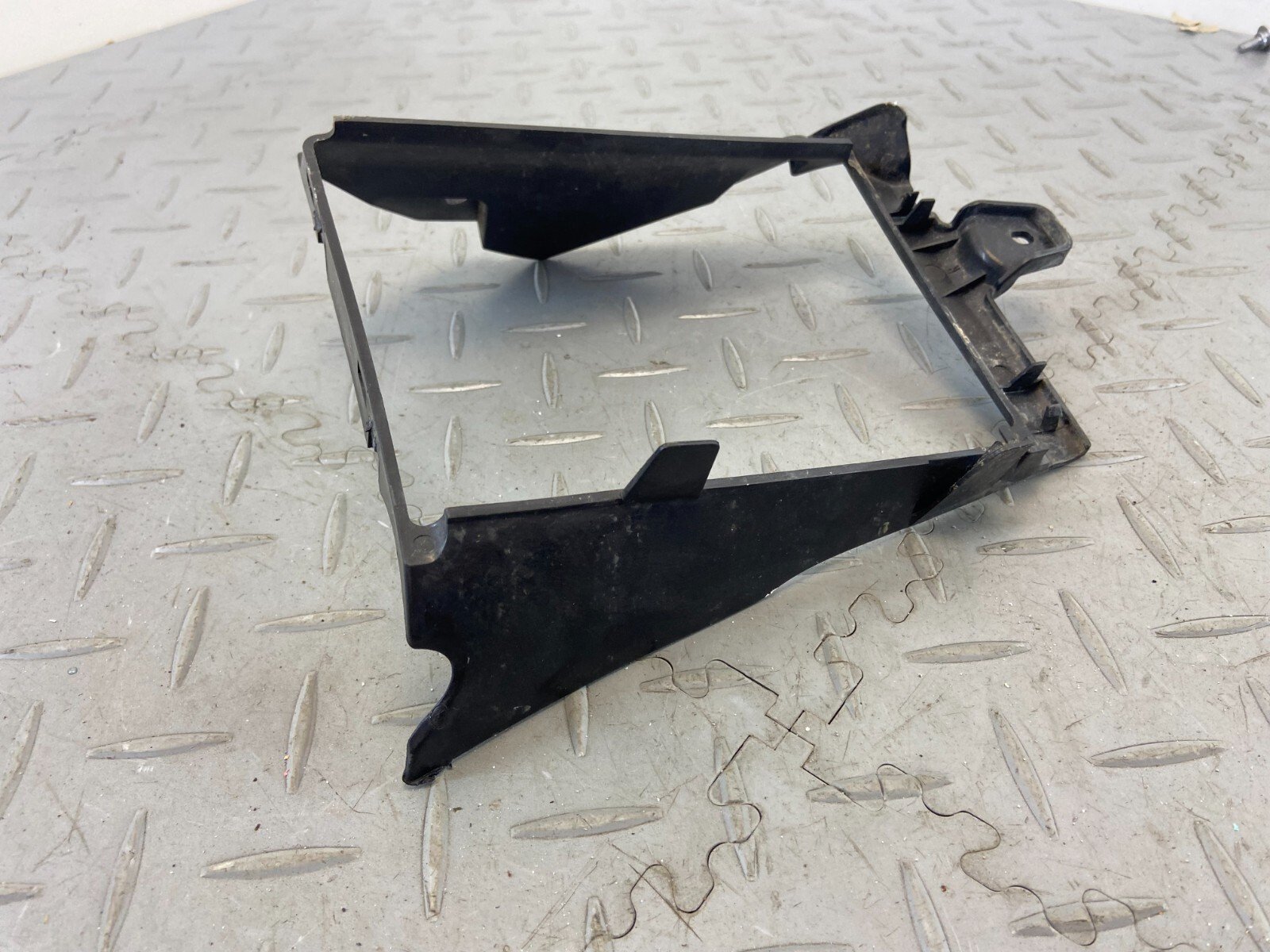 BMW R1200GS R1250GS GSA K51 2021 RADIATOR AIR DUCT INTAKE 8560318 - Image 7