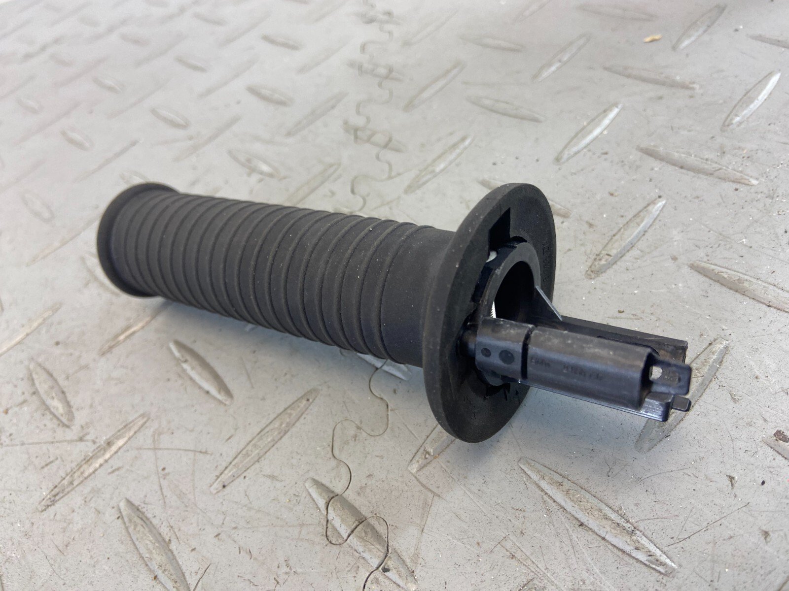 BMW R18 K34 2021 LEFT GRIP - Image 4