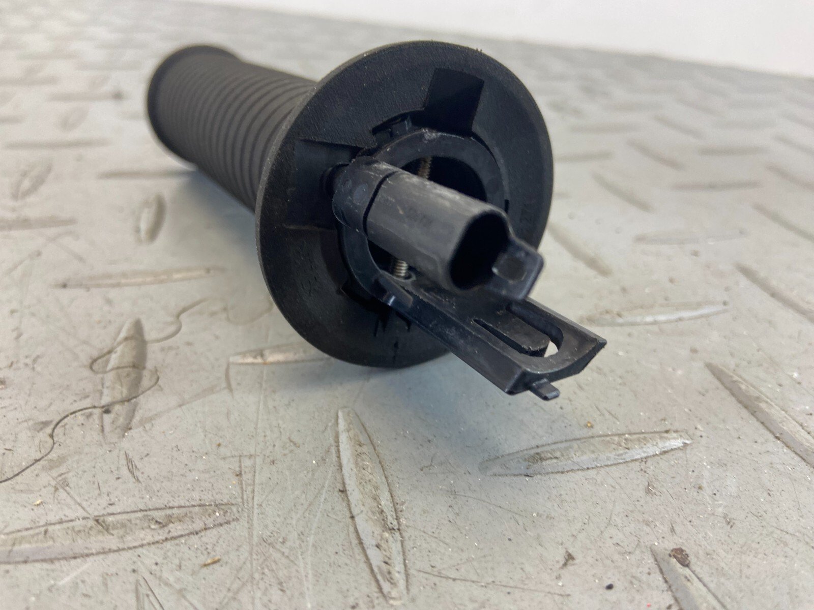 BMW R18 K34 2021 LEFT GRIP - Image 6