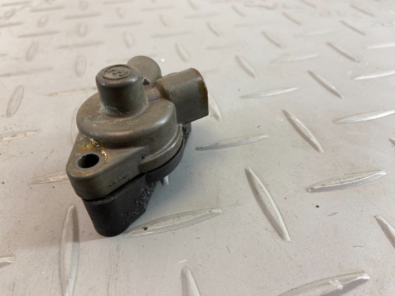 KTM SUPERDUKE 1290 R 2017 CLUTCH SLAVE CYLINDER - Image 2