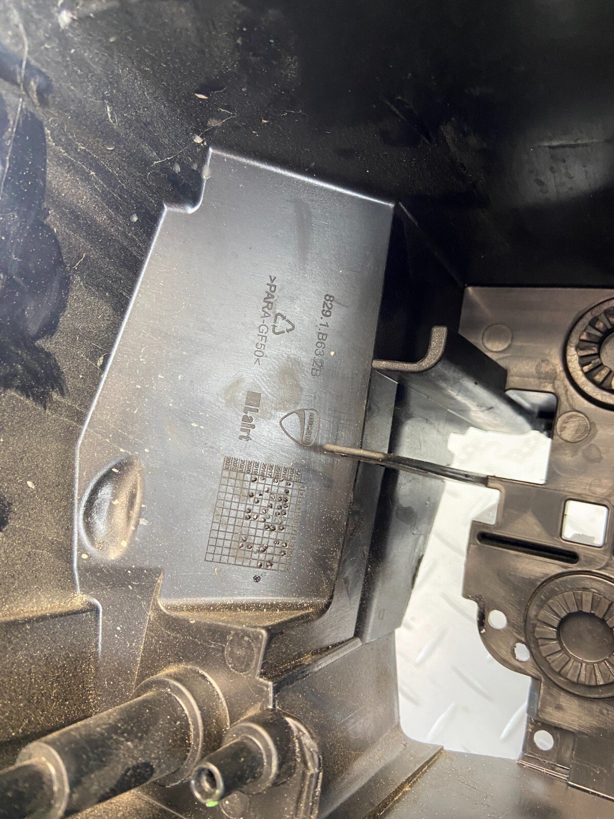DUCATI MONSTER 1200 S 2020 BATTERY TRAY BOX SUPPORT 8291B632B - Image 6