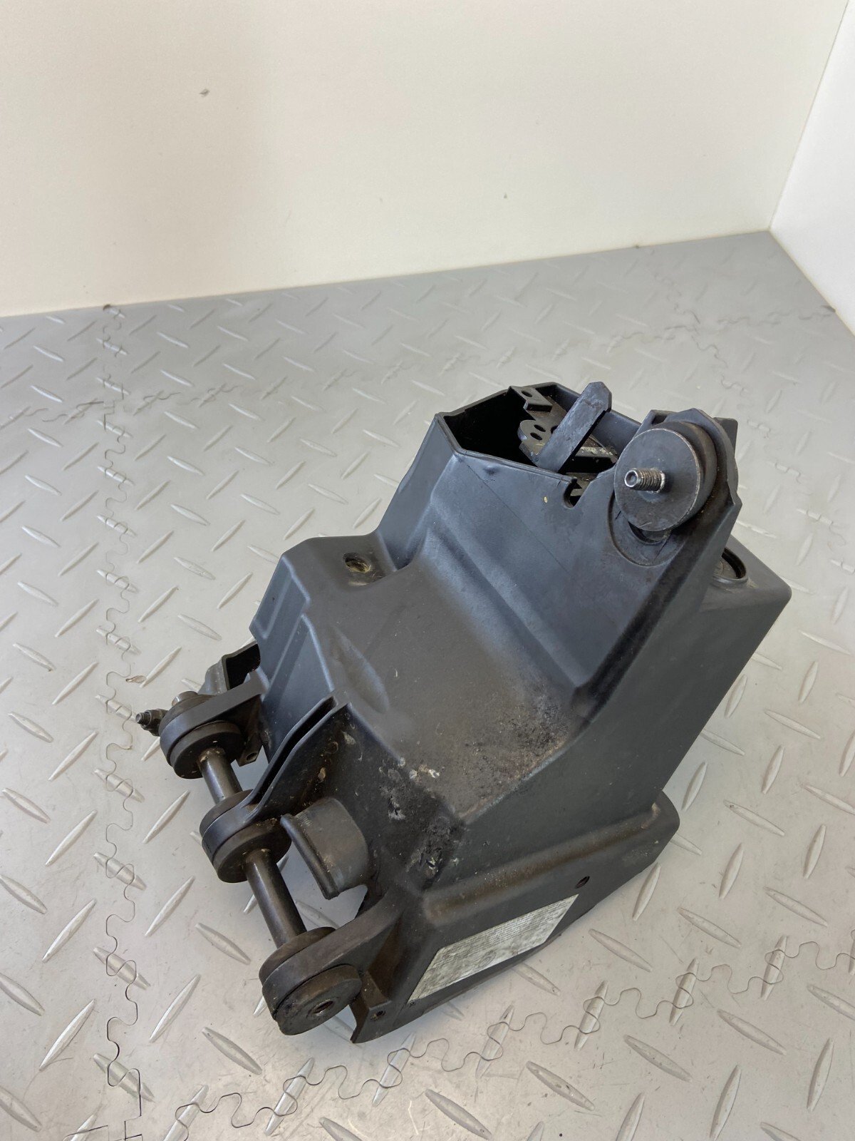 DUCATI MONSTER 1200 S 2020 BATTERY TRAY BOX SUPPORT 8291B632B - Image 12