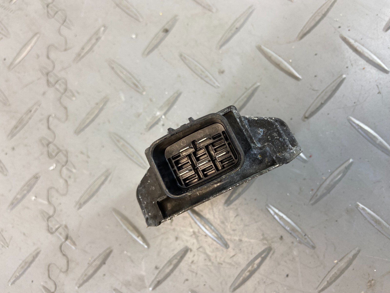 KTM SUPERDUKE 1290 R 2018 VOLTAGE REGULATOR RECTIFIER FH022AA - Image 5