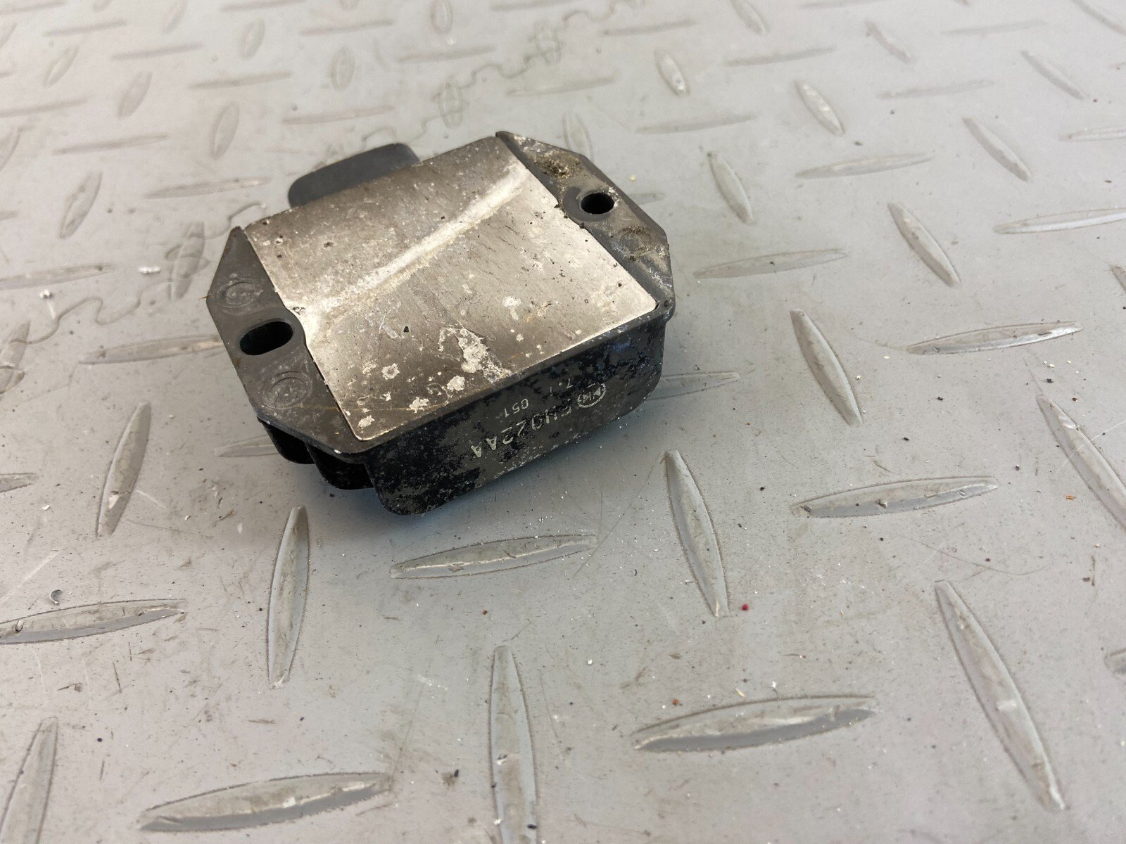 KTM SUPERDUKE 1290 R 2018 VOLTAGE REGULATOR RECTIFIER FH022AA - Image 7