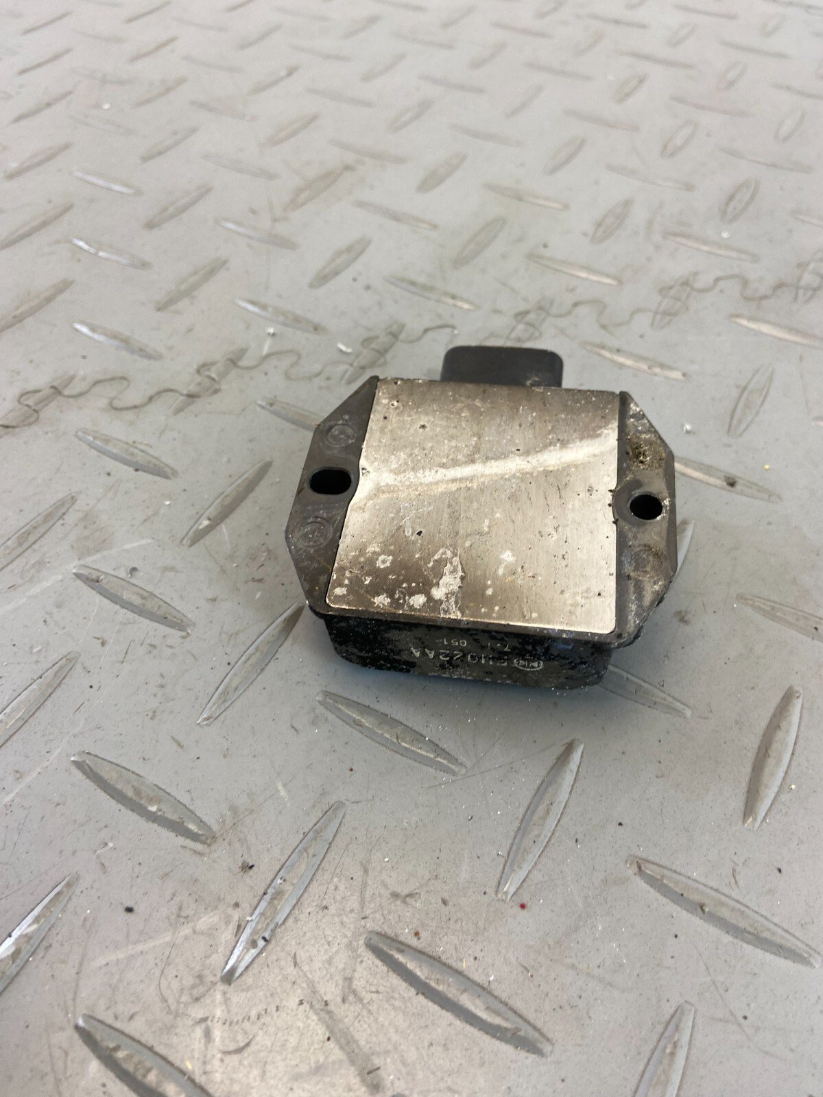 KTM SUPERDUKE 1290 R 2018 VOLTAGE REGULATOR RECTIFIER FH022AA - Image 10