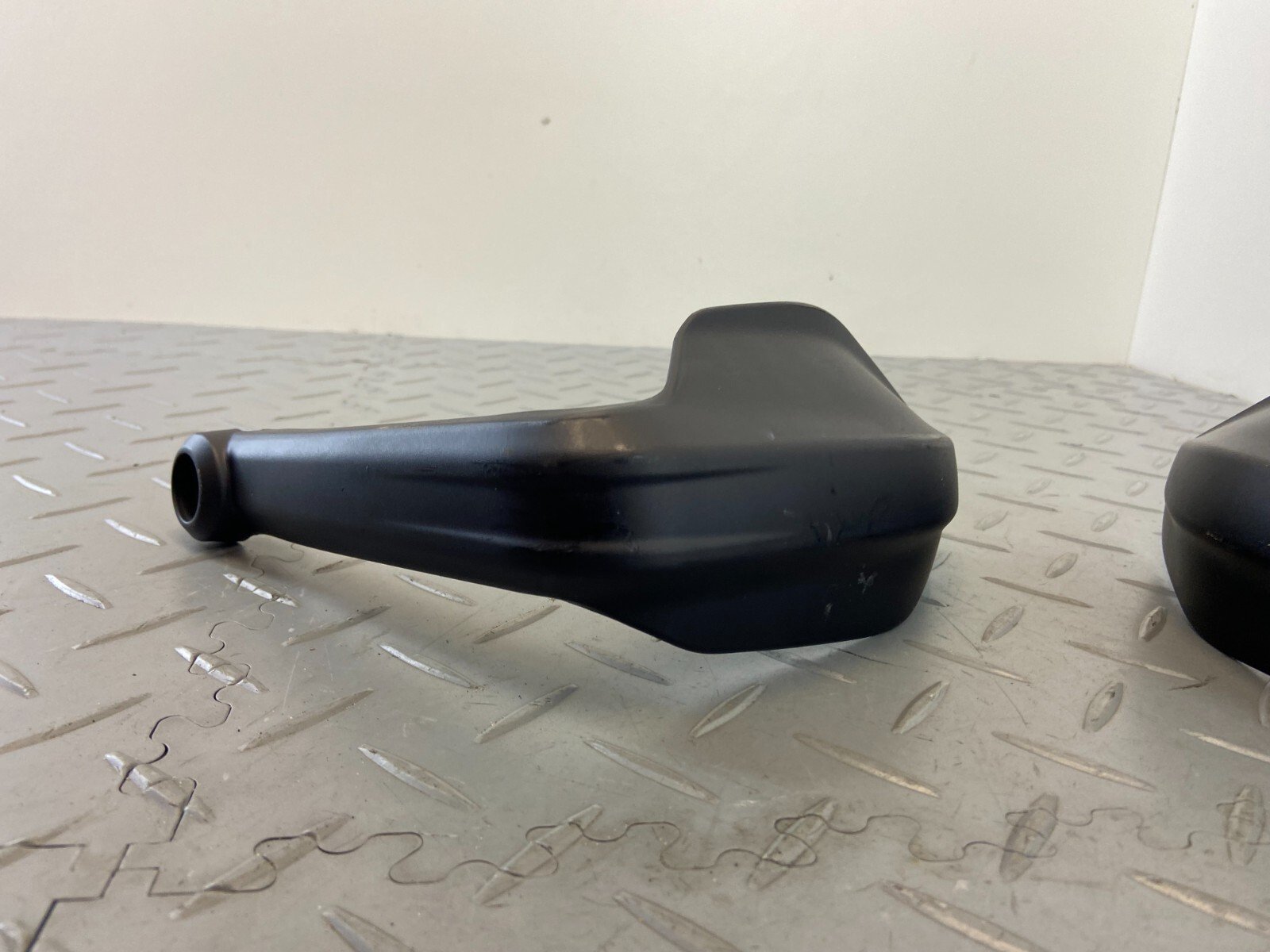 DUCATI MULTISTRADA V4S 1299 2021 HANDLEBAR HAND GUARD COVER 4601H921AA - Image 5