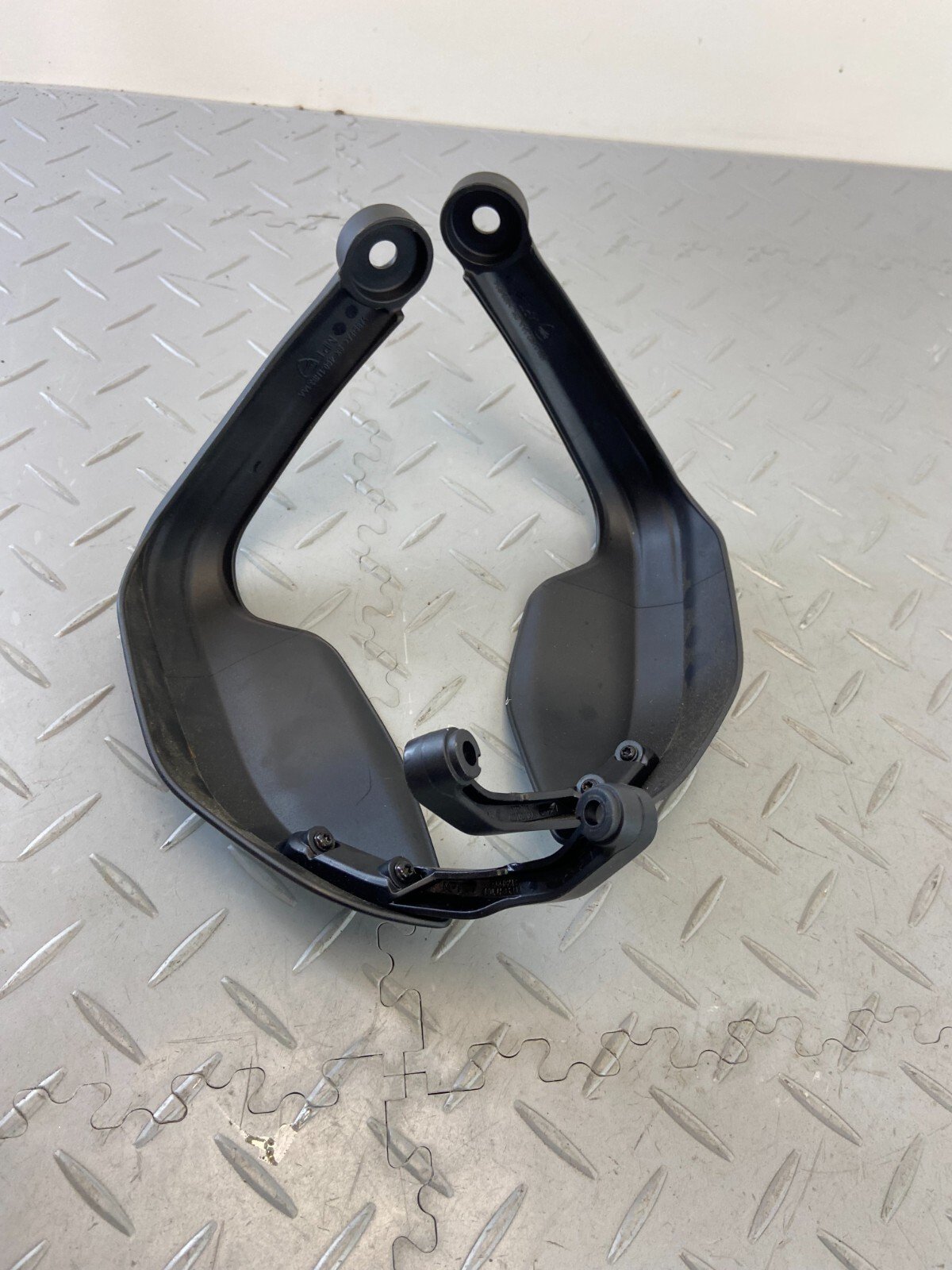 DUCATI MULTISTRADA V4S 1299 2021 HANDLEBAR HAND GUARD COVER 4601H921AA - Image 8