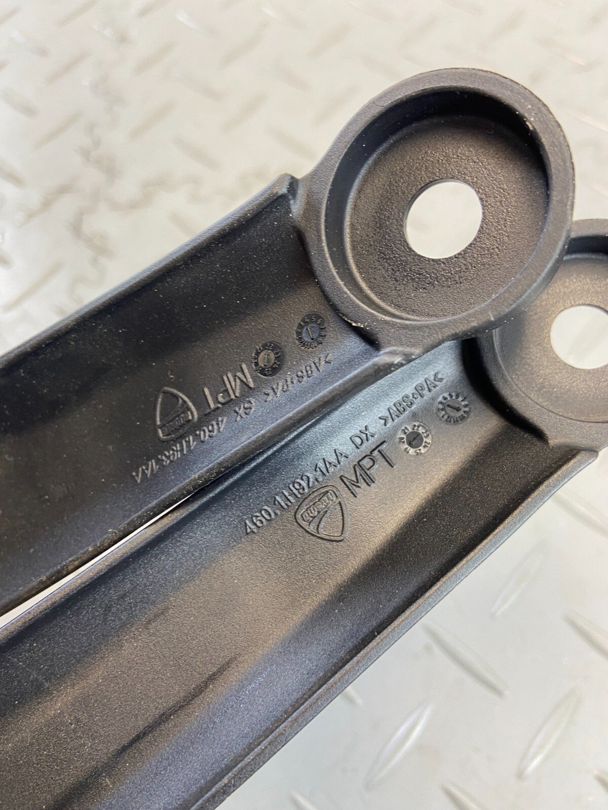 DUCATI MULTISTRADA V4S 1299 2021 HANDLEBAR HAND GUARD COVER 4601H921AA - Image 9