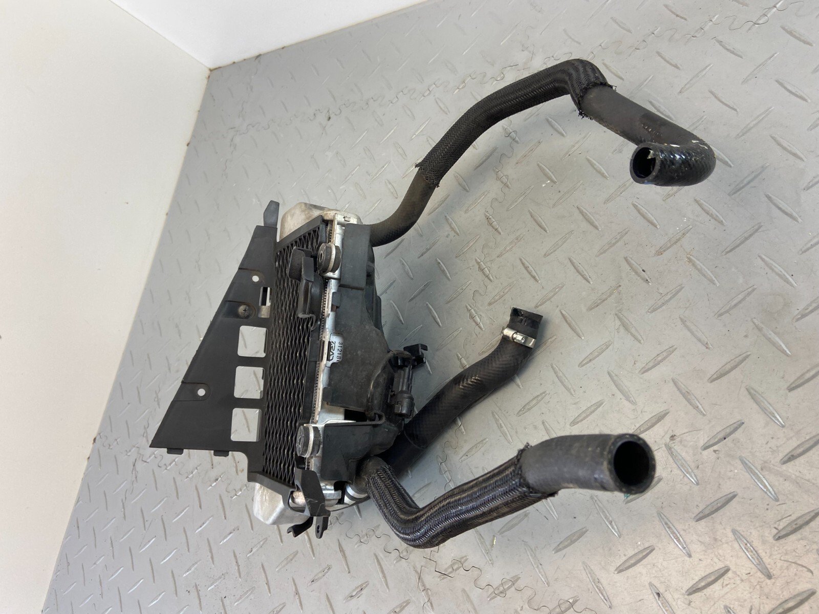 HONDA CRF1000 DCT AFRICA TWIN 2019 LEFT LH WATER COOLER RADIATOR FAN COMPLETE - Image 7