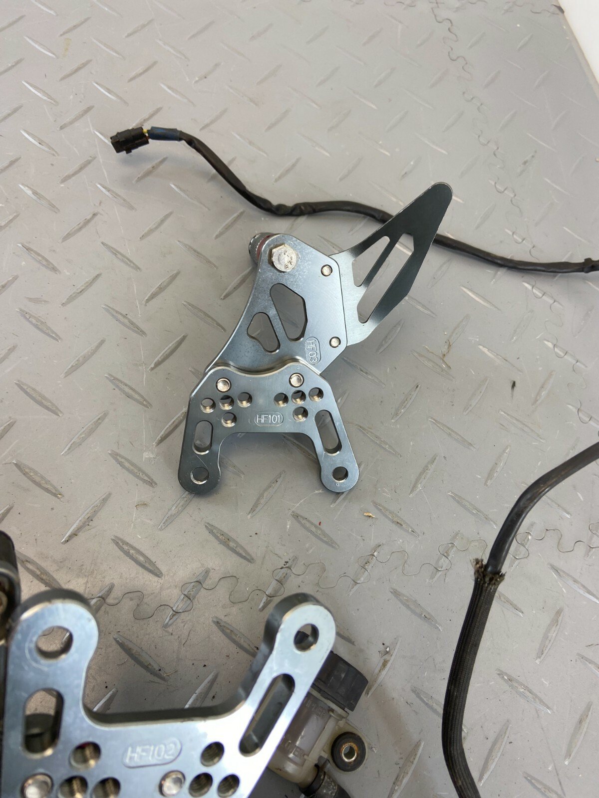 YAMAHA YZF - R1 RN22 2009 - 2014 ARASH FOOT RESTS LEVERS PEGS REAR BRAKE SYSTEM - Image 3
