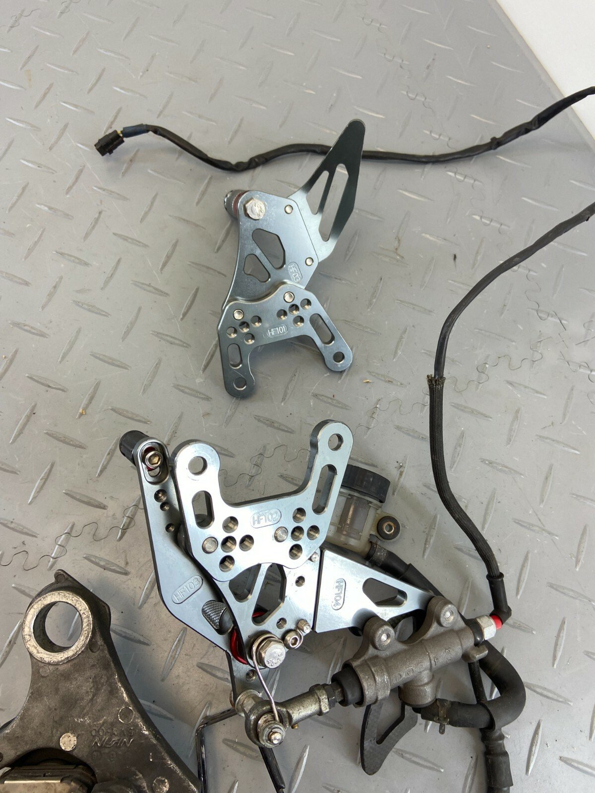 YAMAHA YZF - R1 RN22 2009 - 2014 ARASH FOOT RESTS LEVERS PEGS REAR BRAKE SYSTEM - Image 4