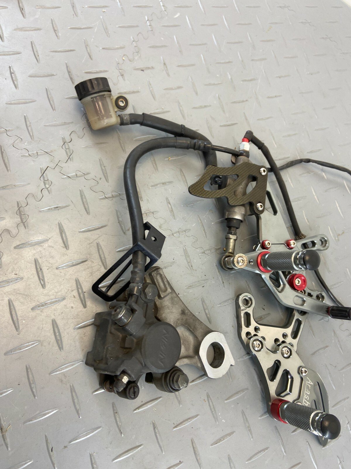 YAMAHA YZF - R1 RN22 2009 - 2014 ARASH FOOT RESTS LEVERS PEGS REAR BRAKE SYSTEM - Image 10