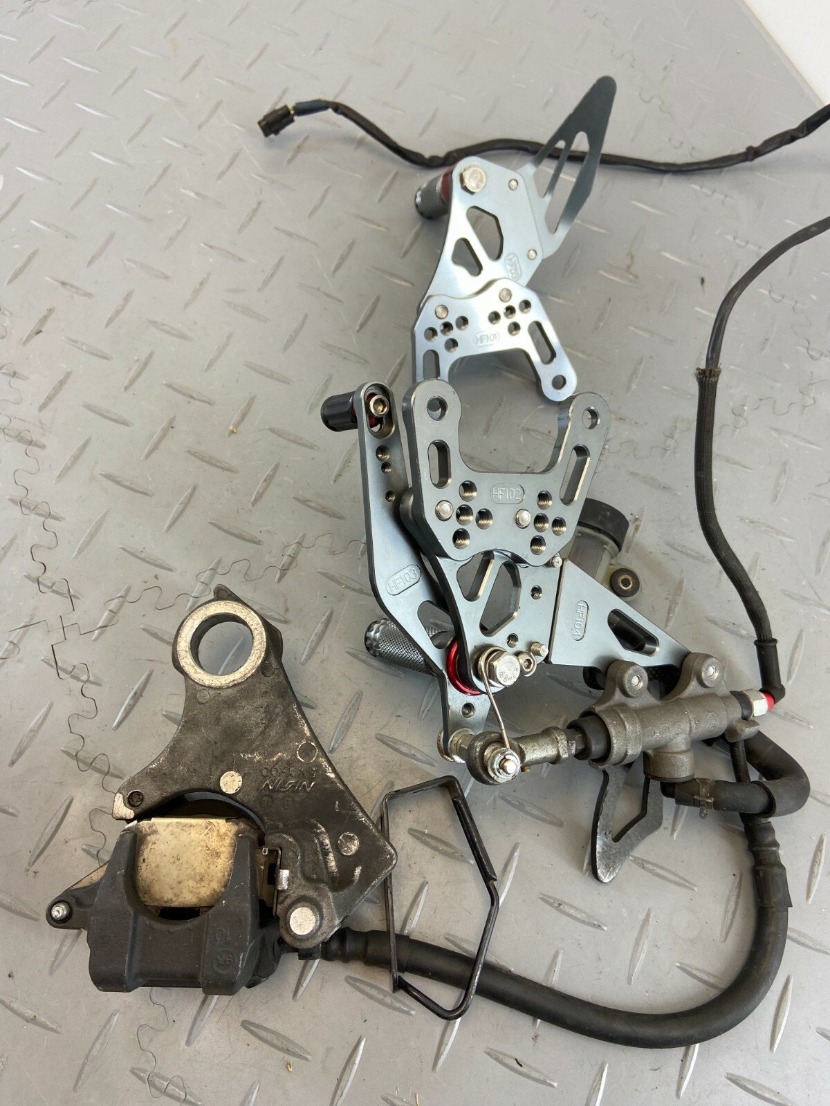 YAMAHA YZF - R1 RN22 2009 - 2014 ARASH FOOT RESTS LEVERS PEGS REAR BRAKE SYSTEM - Image 12
