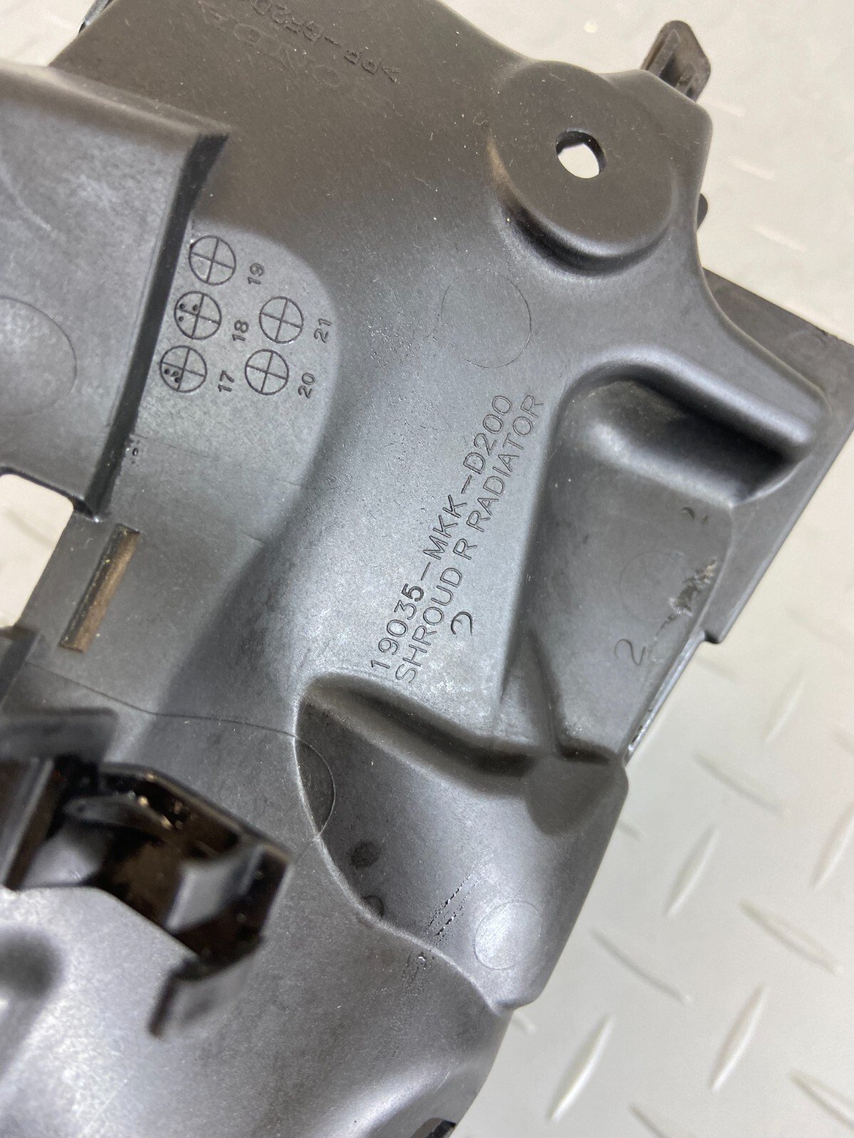HONDA CRF1000 L DCT AFRICA TWIN 2018 RIGHT SIDE RH RADIATOR SHROUD COVER 19035 - Image 6
