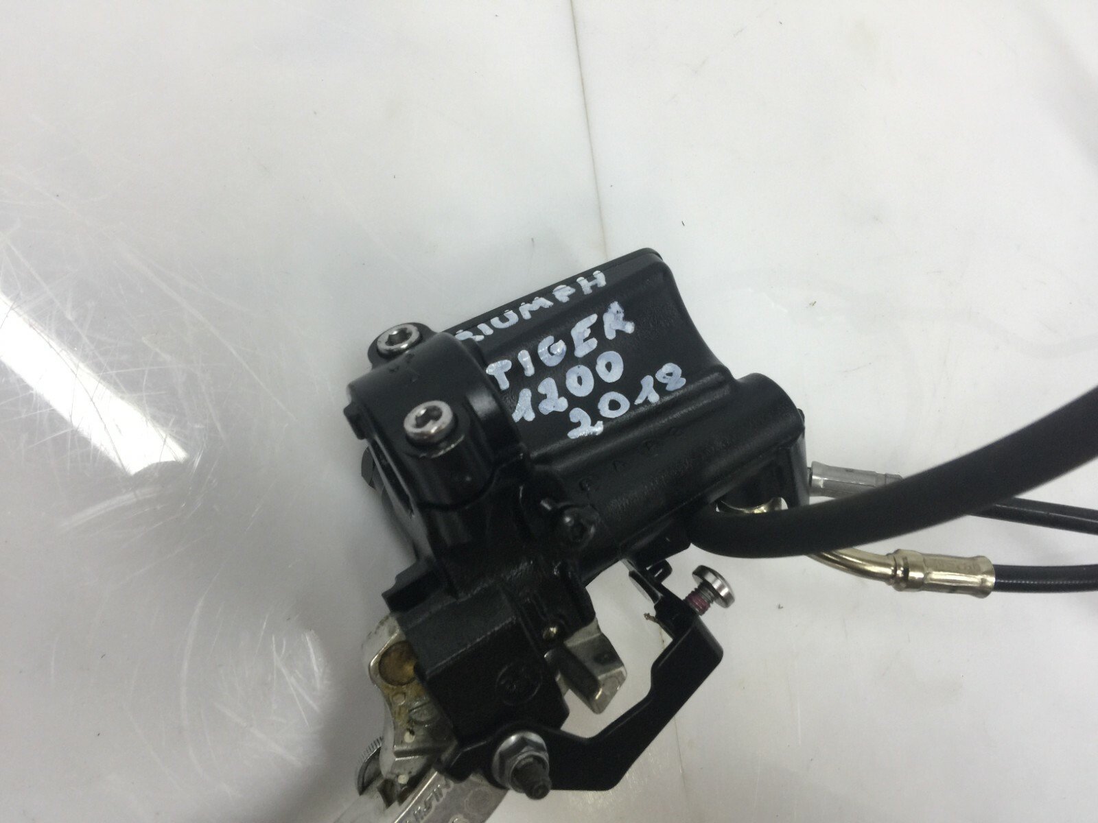 TRIUMPH TIGER EXPLORER XRT 1200 1215 2018 2019 LEFT CLUTCH MASTER CYLINDER PUMP - Image 7