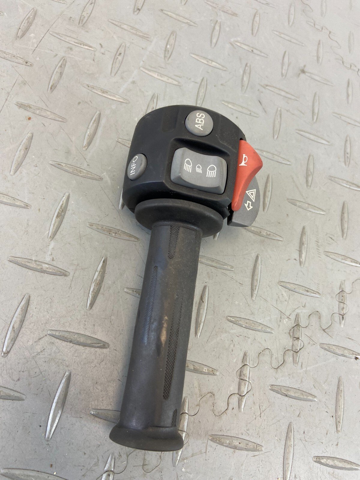 BMW R1200GS GS AC K25 2011 LEFT SWITCH CONTROL GRIP - Image 3