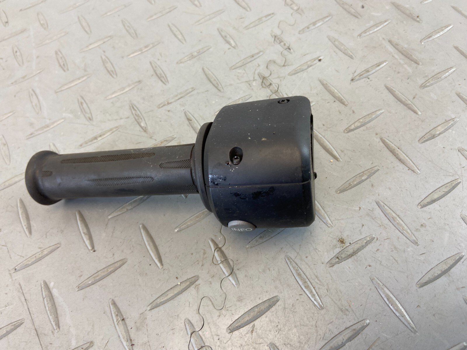 BMW R1200GS GS AC K25 2011 LEFT SWITCH CONTROL GRIP - Image 13