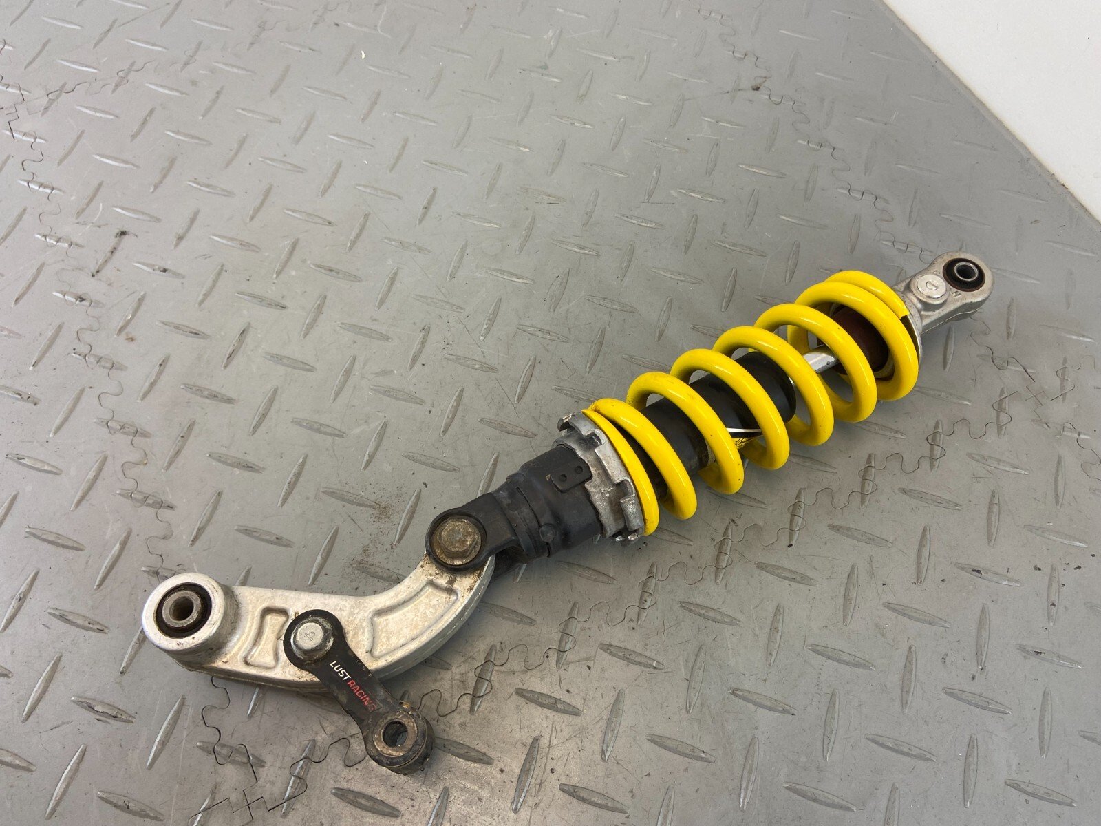 YAMAHA XSR 900 XSR900 REAR SHOCK ABSORBER SUSPENSION LINKAGE N2 - Image 2