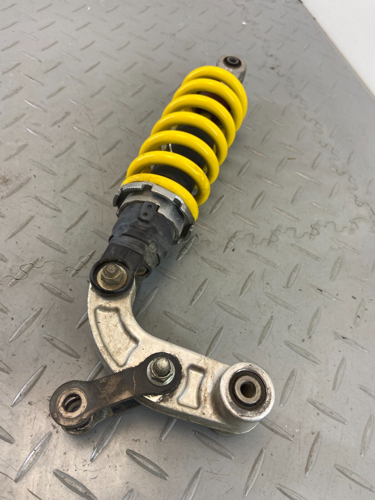 YAMAHA XSR 900 XSR900 REAR SHOCK ABSORBER SUSPENSION LINKAGE N2 - Image 10