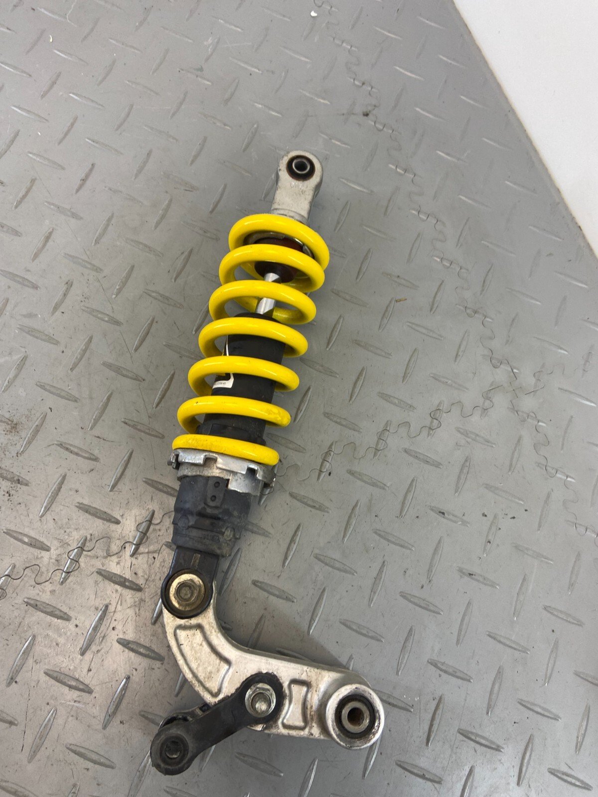 YAMAHA XSR 900 XSR900 REAR SHOCK ABSORBER SUSPENSION LINKAGE N2 - Image 11