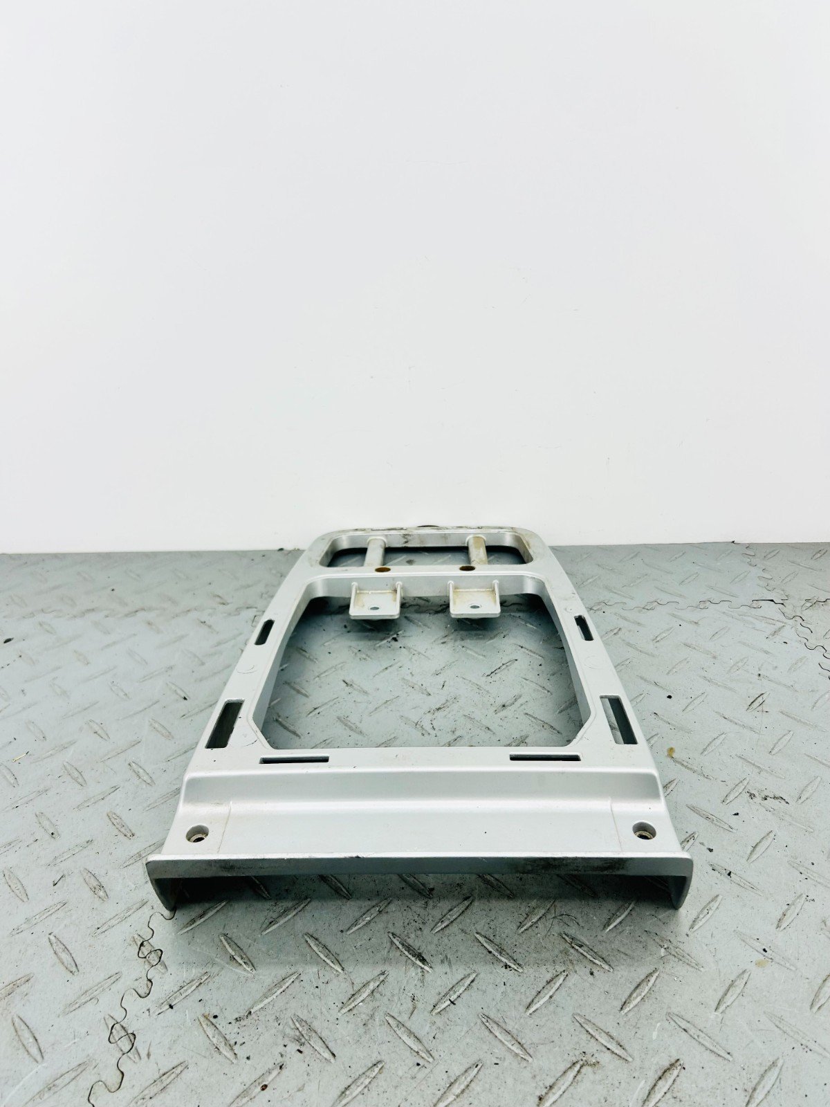 BMW R1150GS GS AC 2003 REAR LUGGAGE RACK MOUNT CARRIER BRACKET 23134069 - Image 7