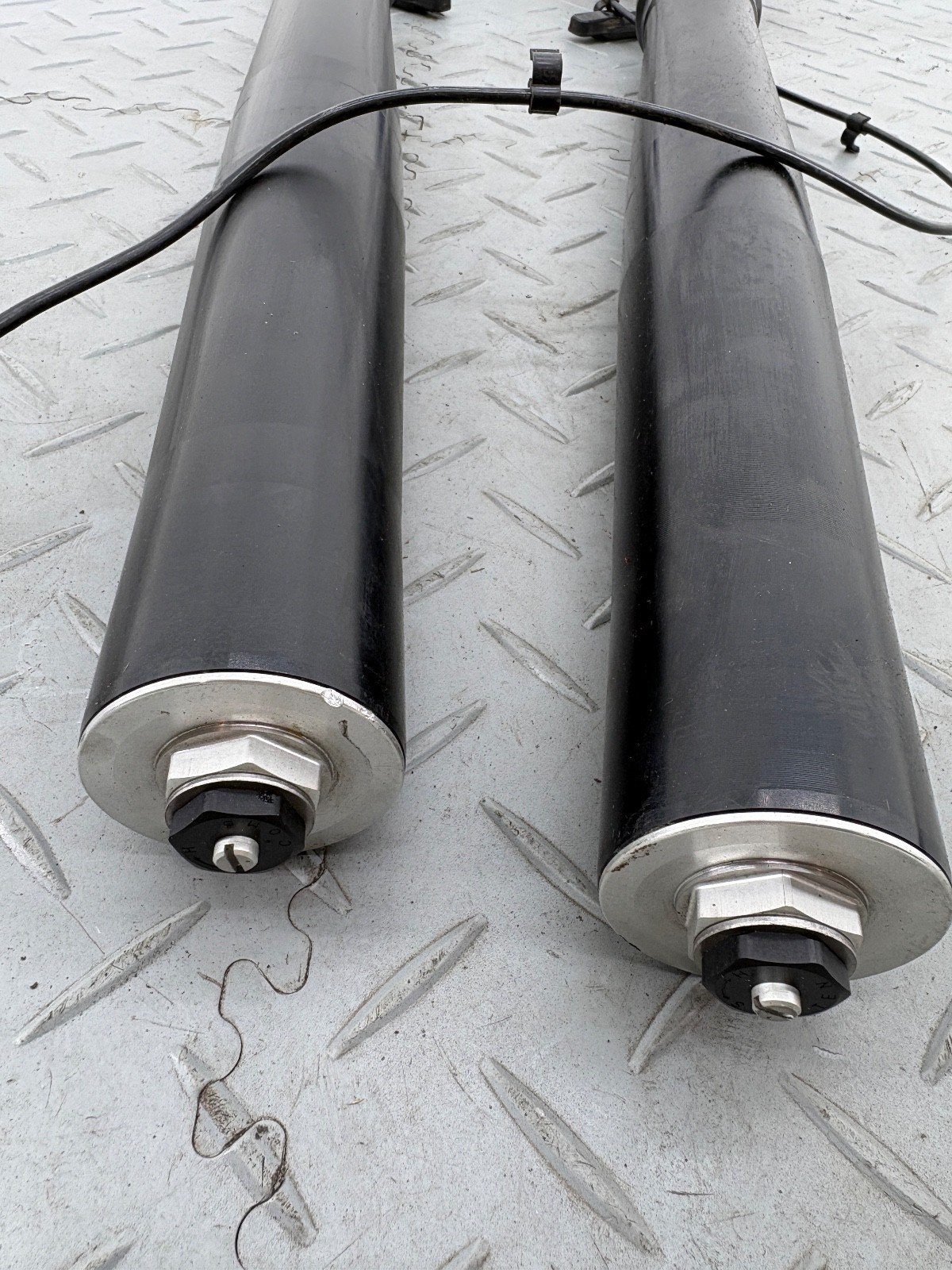 TRIUMPH SCRAMBLER 1200 XC 2020 FORK LEGS PAIR RIGHT LEFT - Image 3