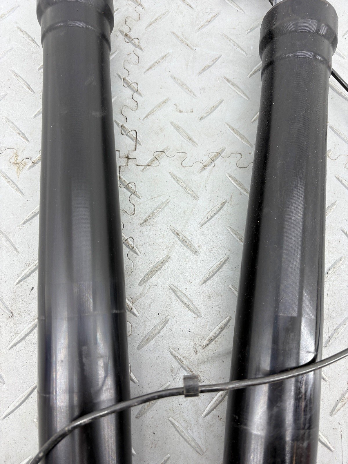 TRIUMPH SCRAMBLER 1200 XC 2020 FORK LEGS PAIR RIGHT LEFT - Image 5