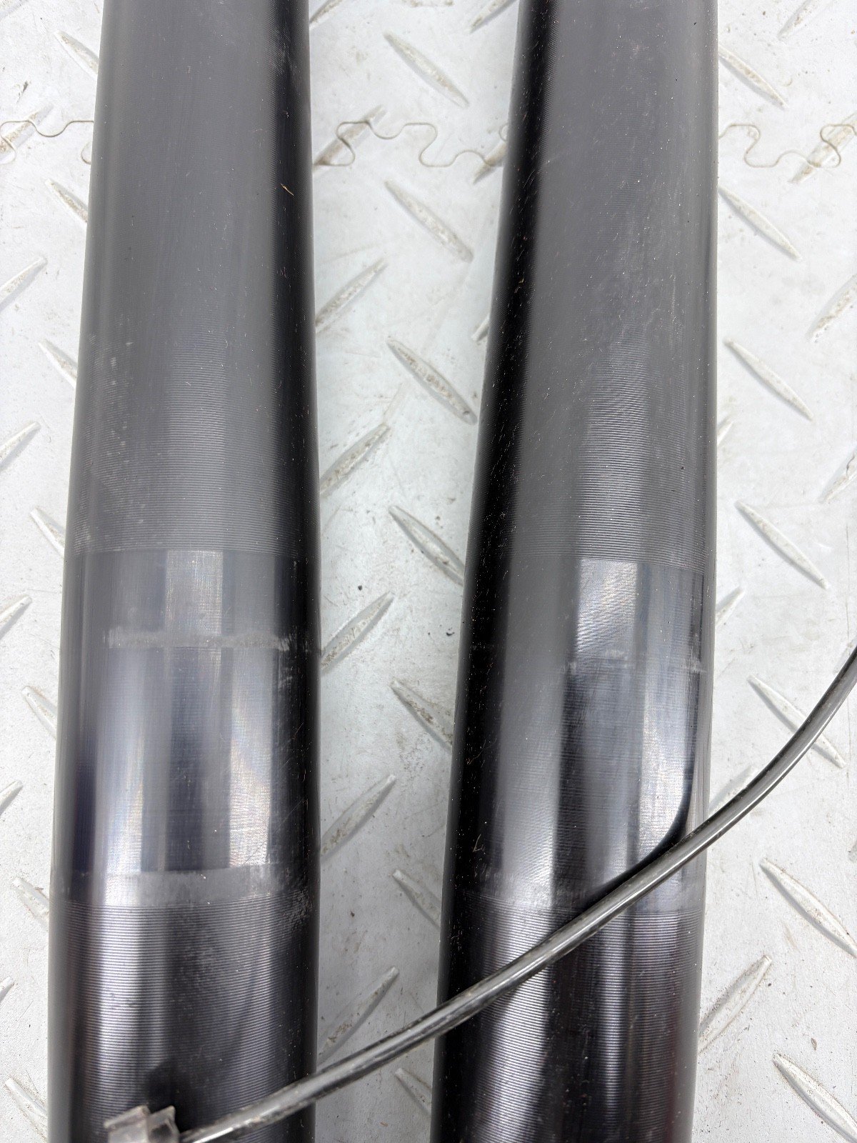 TRIUMPH SCRAMBLER 1200 XC 2020 FORK LEGS PAIR RIGHT LEFT - Image 9