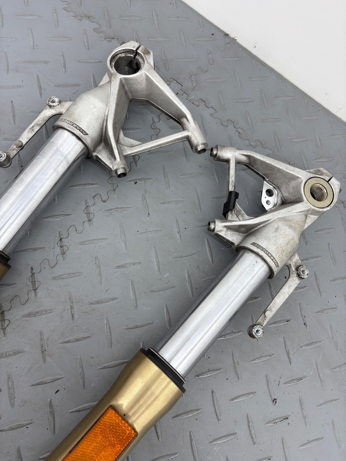 BMW S1000XR TE K69 2021 FORK LEGS PAIR RIGHT LEFT MARZOCCHI 8358650 8358649 N2 - Image 7
