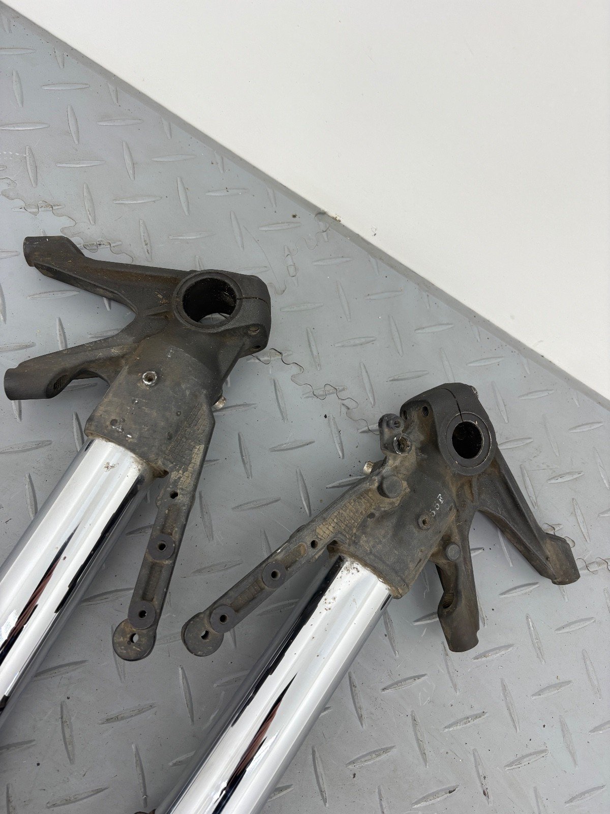 DUCATI MULTISTRADA 1200 S 2016 FORK LEGS PAIR STANCHION RIGHT LEFT - Image 19
