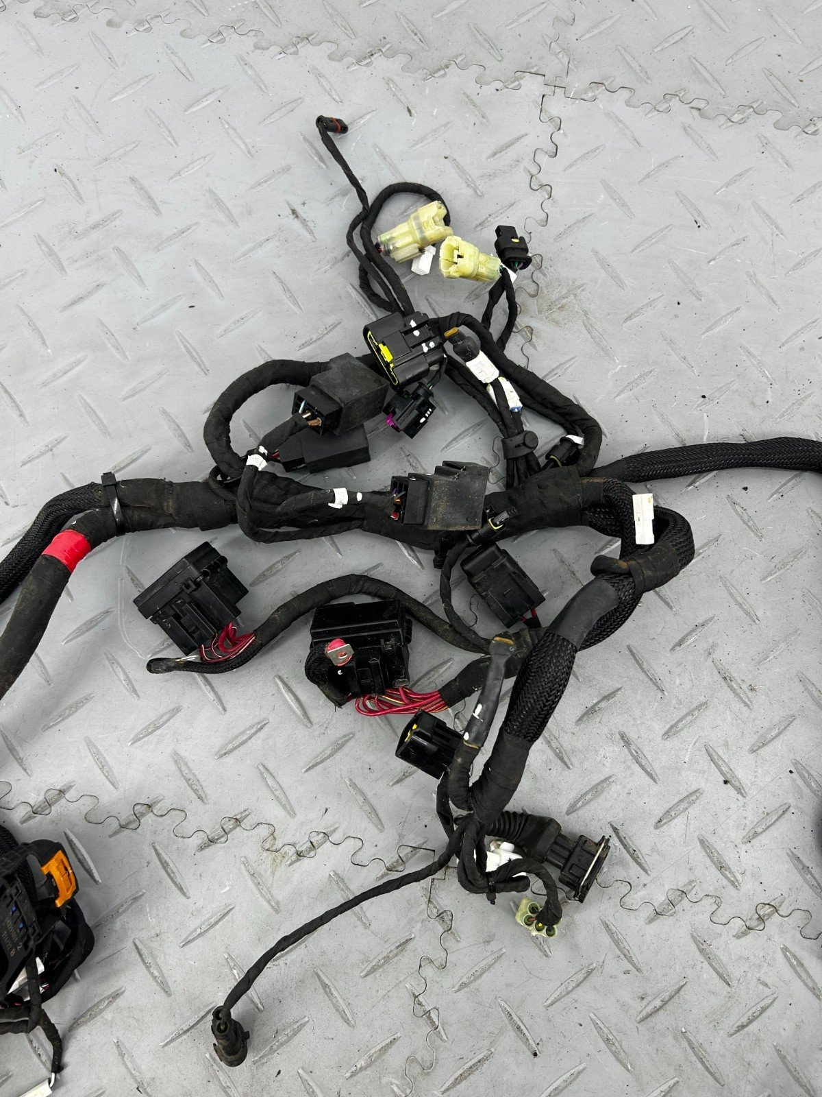 DUCATI STREETFIGHTER V2 COMPLETE ENGINE WIRING LOOM DAMAGED 5101L011E (DAMADGED) - Image 5