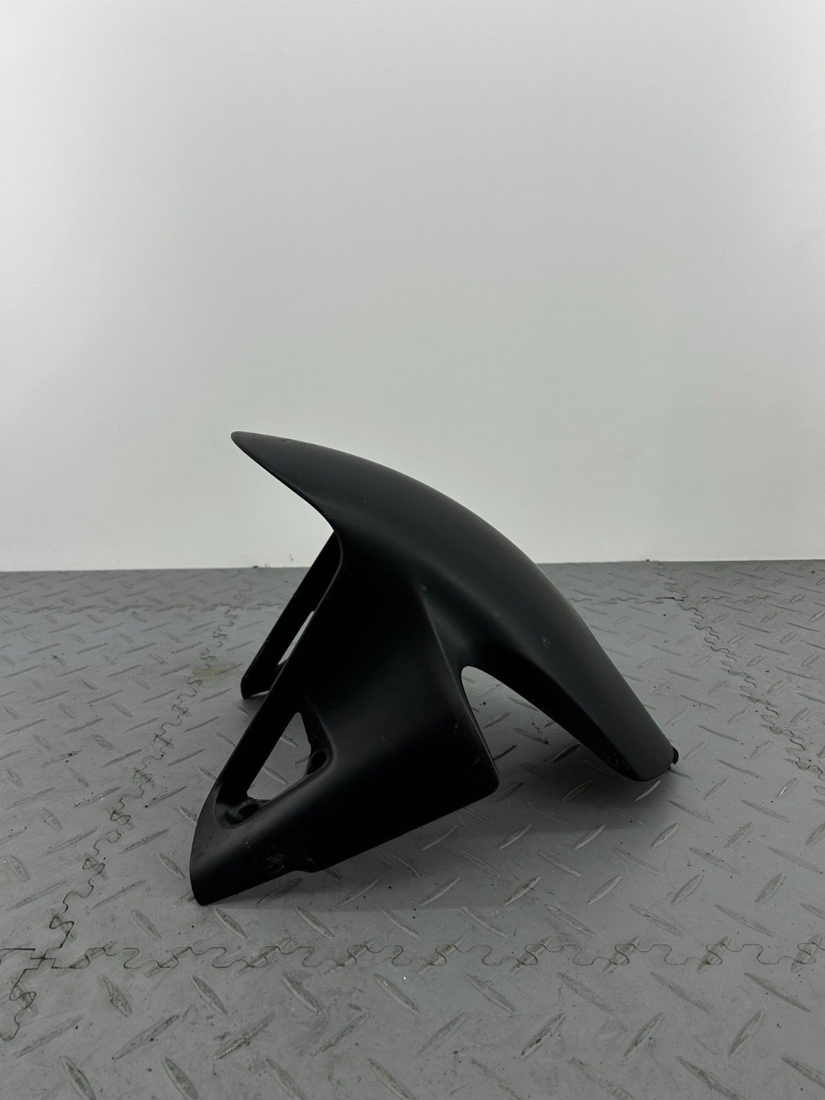DUCATI STREETFIGHTER V2 2023 FRONT MUD GUARD FENDER COVER 56416632AK (DAMADGED) - Image 2