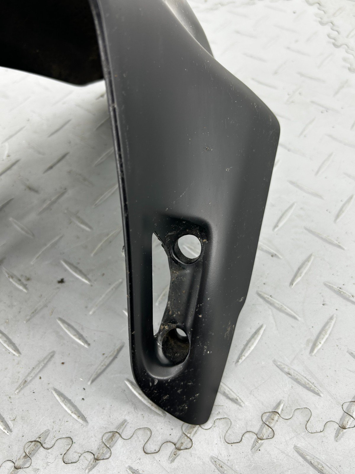 DUCATI STREETFIGHTER V2 2023 FRONT MUD GUARD FENDER COVER 56416632AK (DAMADGED) - Image 7