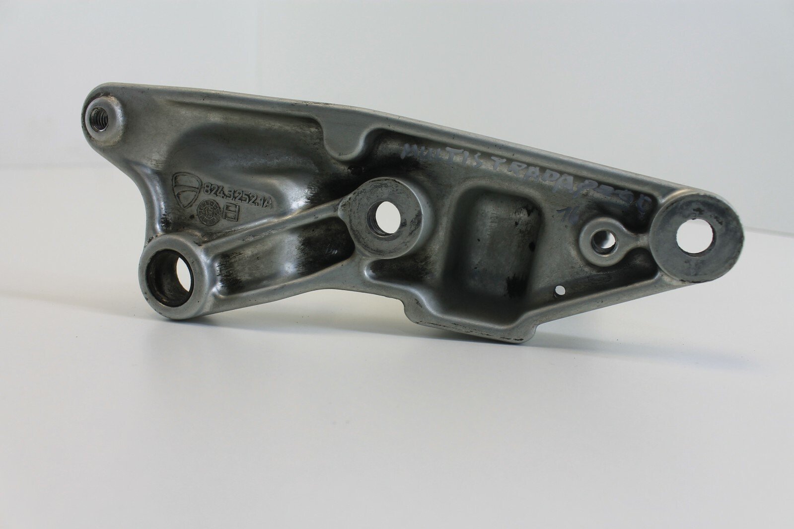 DUCATI MULTISTRADA 2016 RIGHT DRIVER FOOT REST FOOTREST HANGER MOUNT BRACKET PEG - Image 5