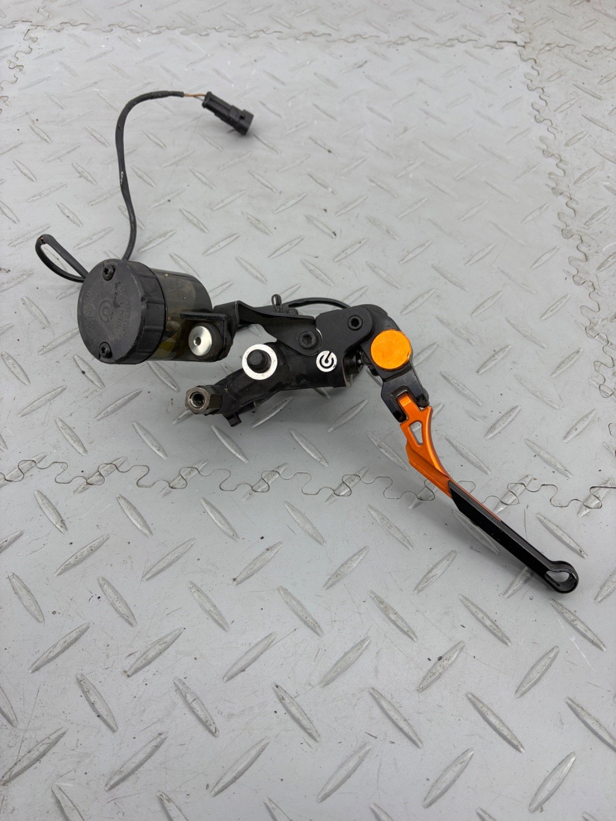KTM SUPERDUKE 1290 GT 2021 CLUTCH & FRONT BRAKE MASTER CYLINDER POWERPARTS LEVER - Image 9