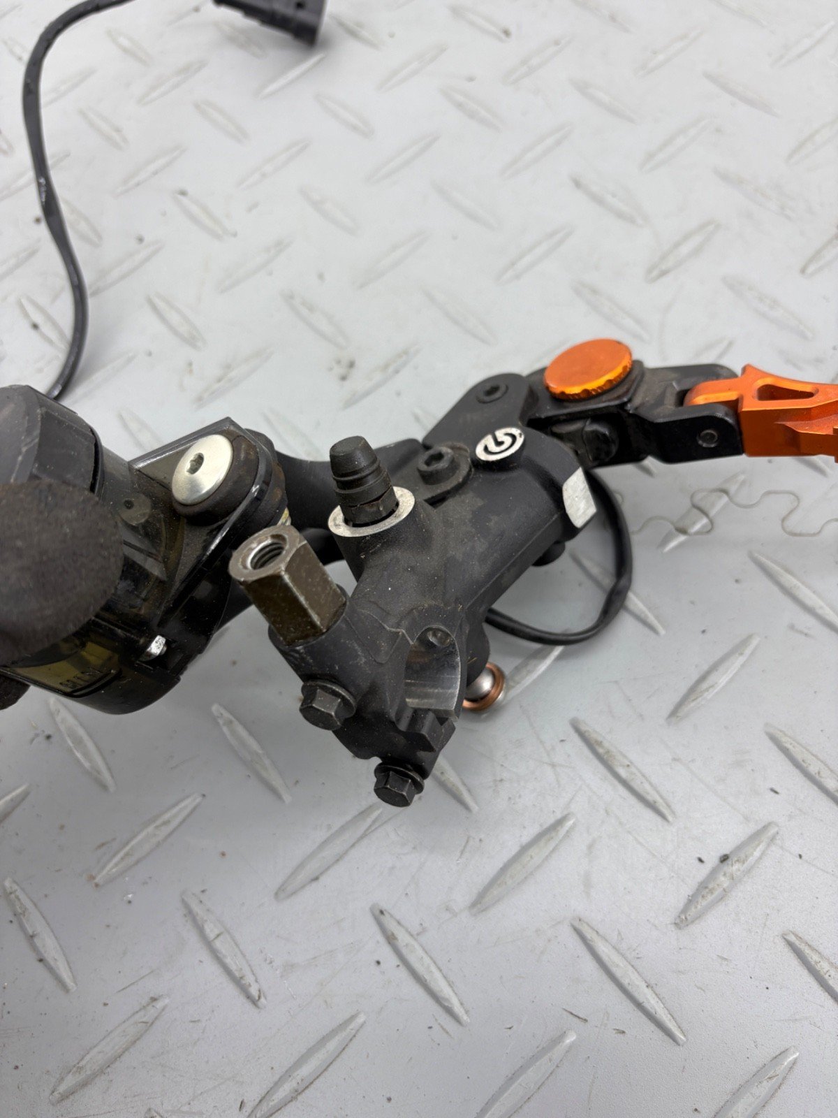 KTM SUPERDUKE 1290 GT 2021 CLUTCH & FRONT BRAKE MASTER CYLINDER POWERPARTS LEVER - Image 10