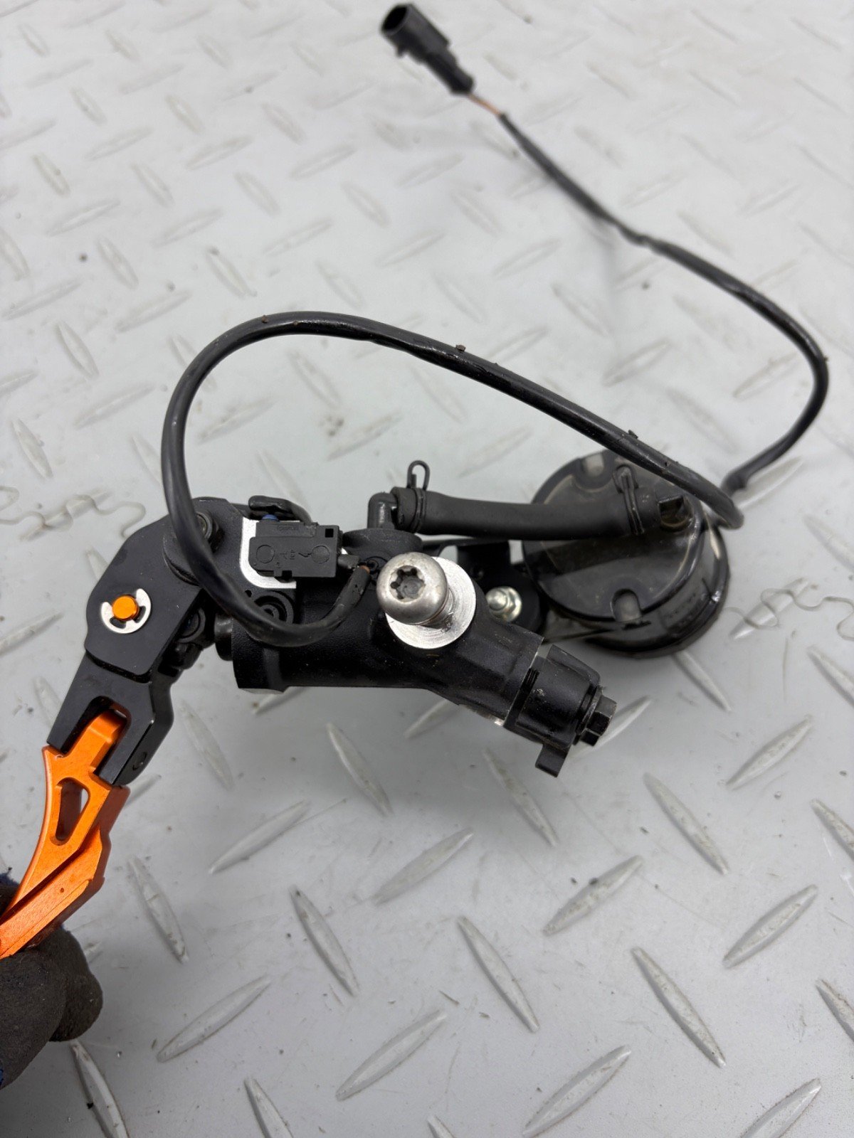 KTM SUPERDUKE 1290 GT 2021 CLUTCH & FRONT BRAKE MASTER CYLINDER POWERPARTS LEVER - Image 13