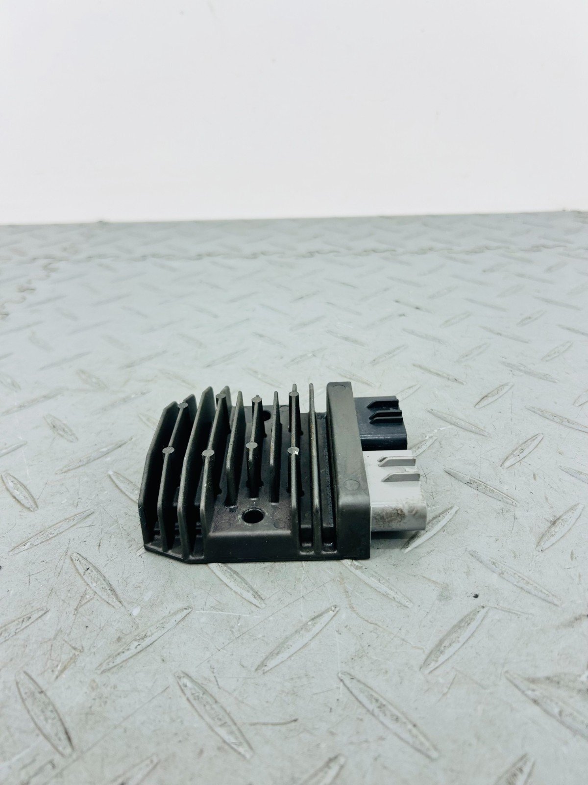 KAWASAKI ZX-14 ZX-14 ZZR 1400 ZZR1400 ZX1400 2017 VOLTAGE REGULATOR - Image 4