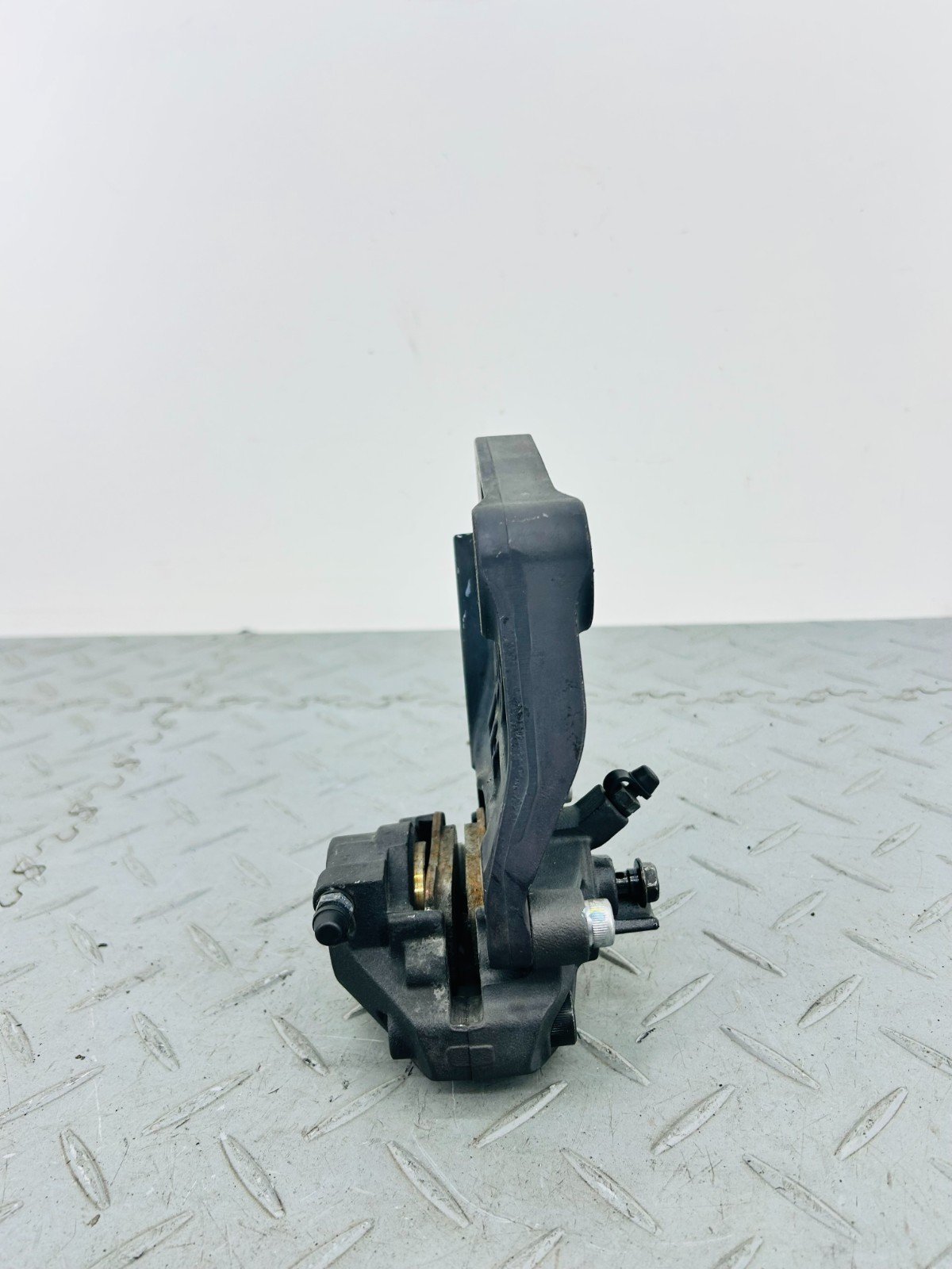 KAWASAKI ZX-14 ZX-14 ZZR 1400 ZZR1400 2017 REAR BRAKE CALIPER WITH MOUNT - Image 5