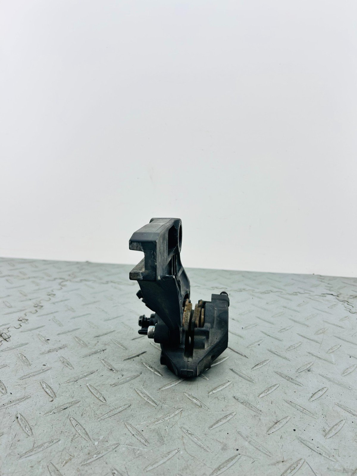 KAWASAKI ZX-14 ZX-14 ZZR 1400 ZZR1400 2017 REAR BRAKE CALIPER WITH MOUNT - Image 8