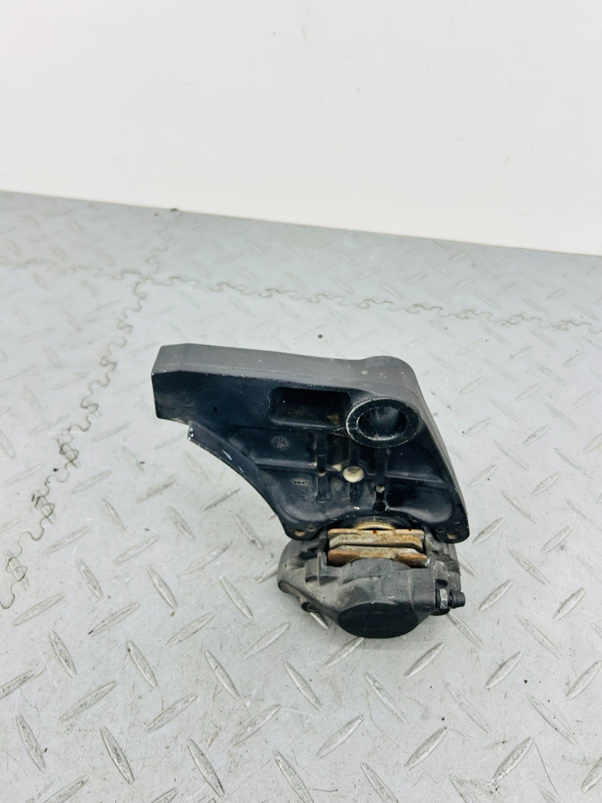 KAWASAKI ZX-14 ZX-14 ZZR 1400 ZZR1400 2017 REAR BRAKE CALIPER WITH MOUNT - Image 9