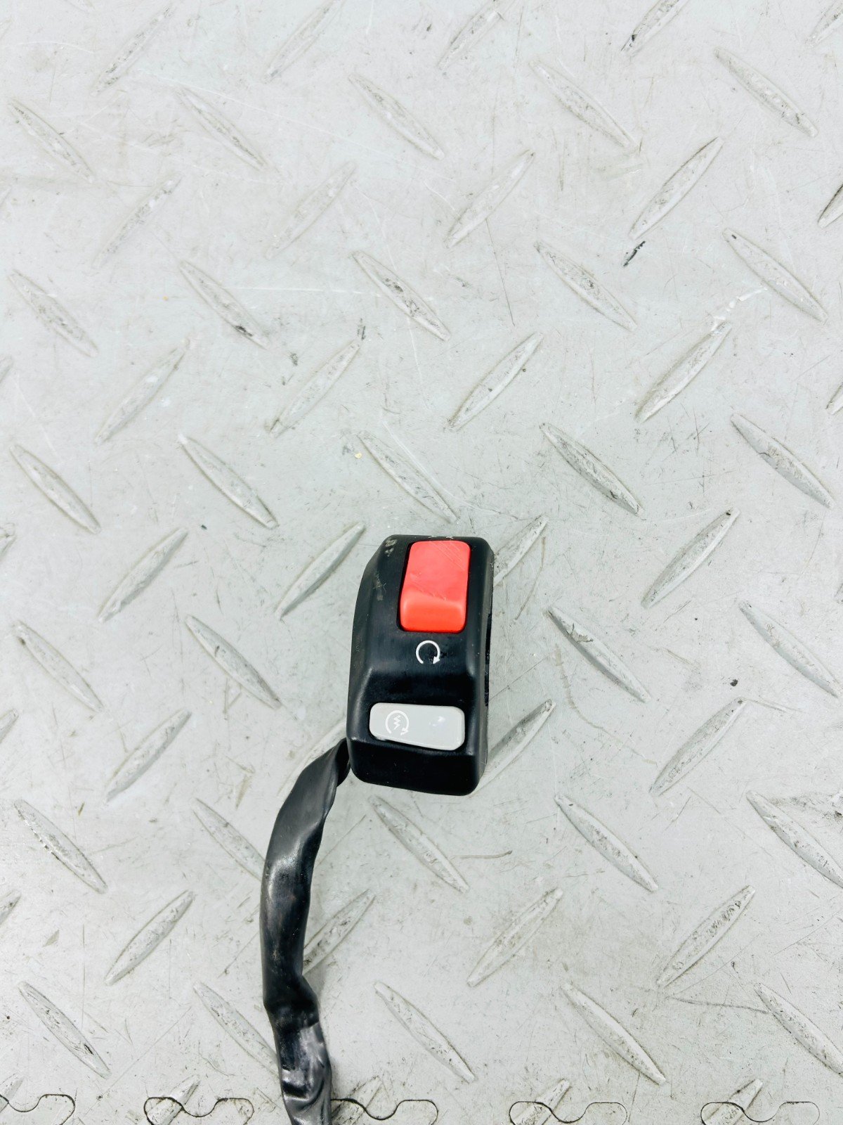 KAWASAKI ZX-14 ZX-14 ZZR 1400 ZZR1400 ZX1400 2017 RIGHT SIDE HANDLEBAR SWITCH - Image 2