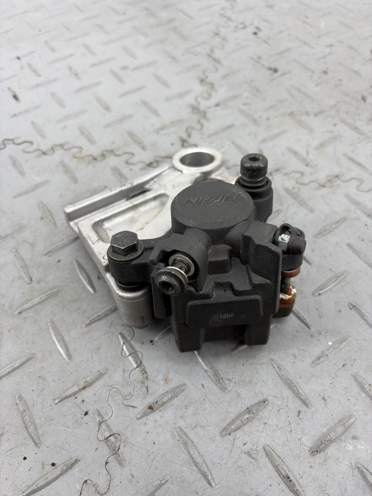 YAMAHA MT-09 MT09 RN69 2022 REAR BRAKE CALIPER & MOUNT BRACKET - Image 4