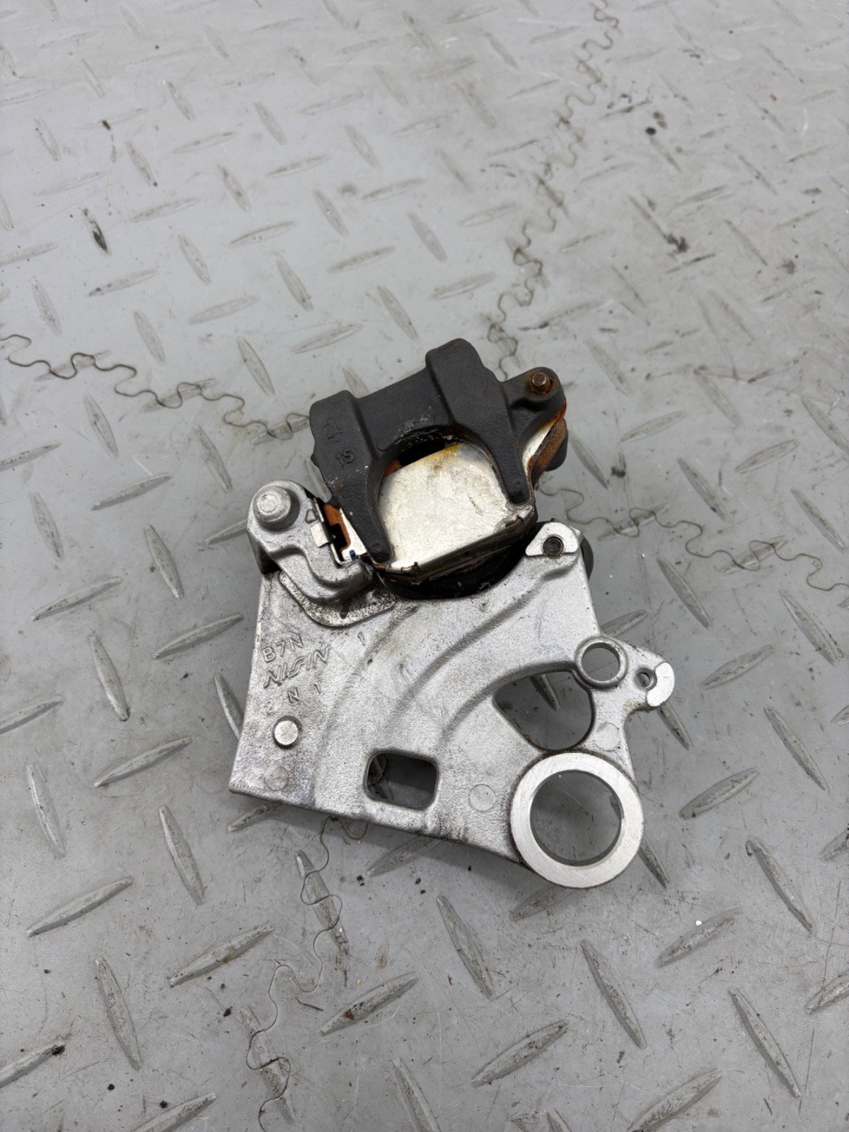 YAMAHA MT-09 MT09 RN69 2022 REAR BRAKE CALIPER & MOUNT BRACKET - Image 6