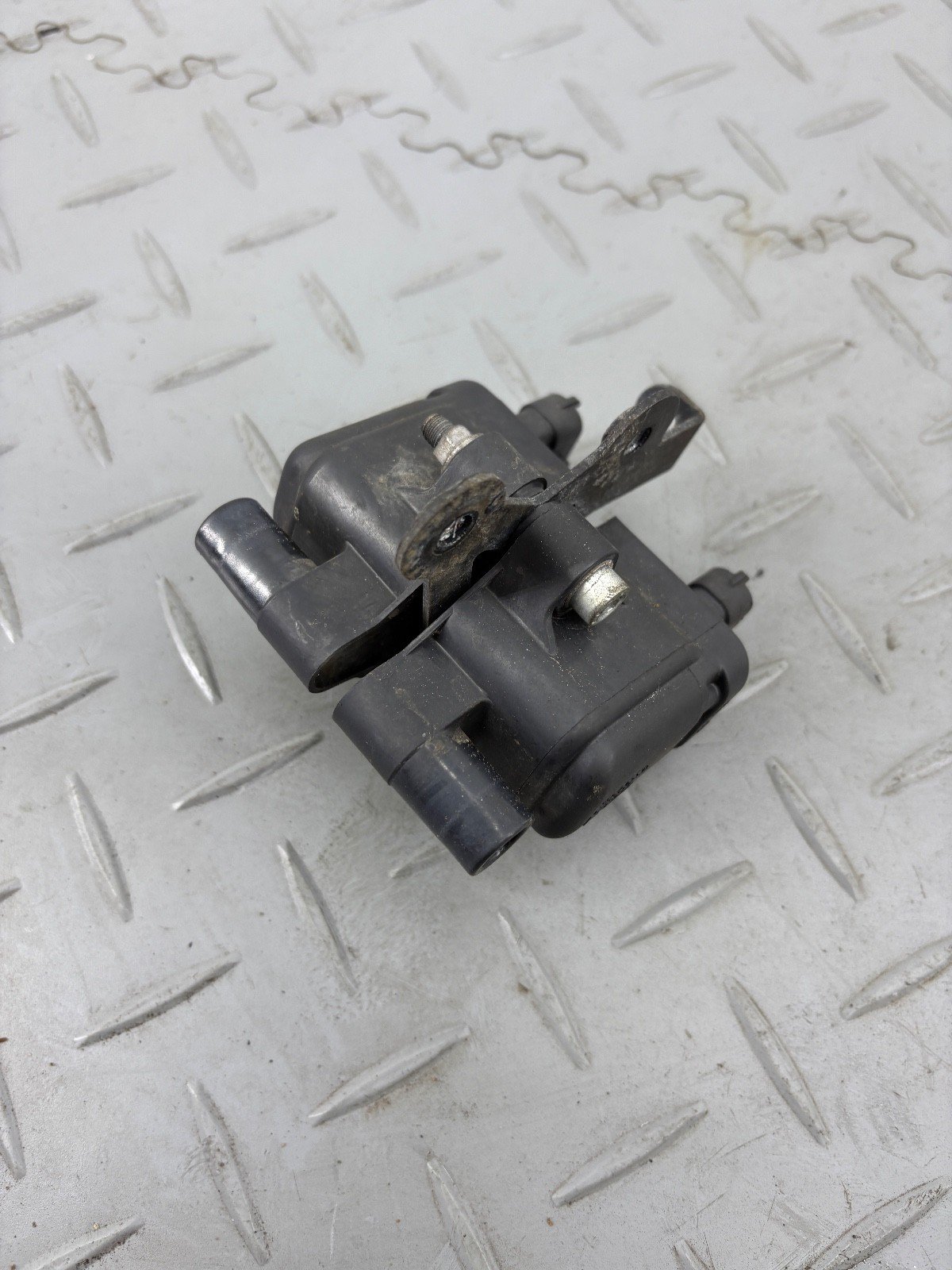 DUCATI MULTISTRADA 1200 2017 IGNITION COIL PAIR 38040251A - Image 2
