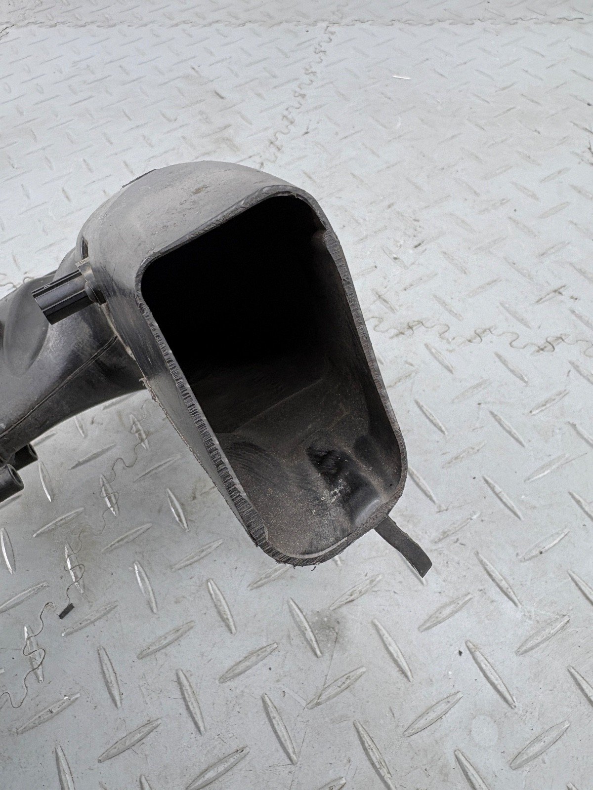 DUCATI DIAVEL 1200 2013 LEFT AIR INTAKE DUCT 44212281B - Image 5